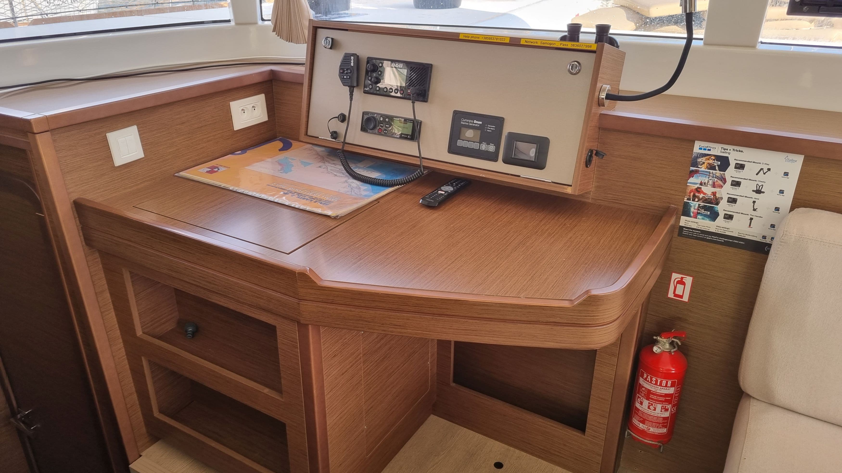 Lagoon 450 Fly - photo 21