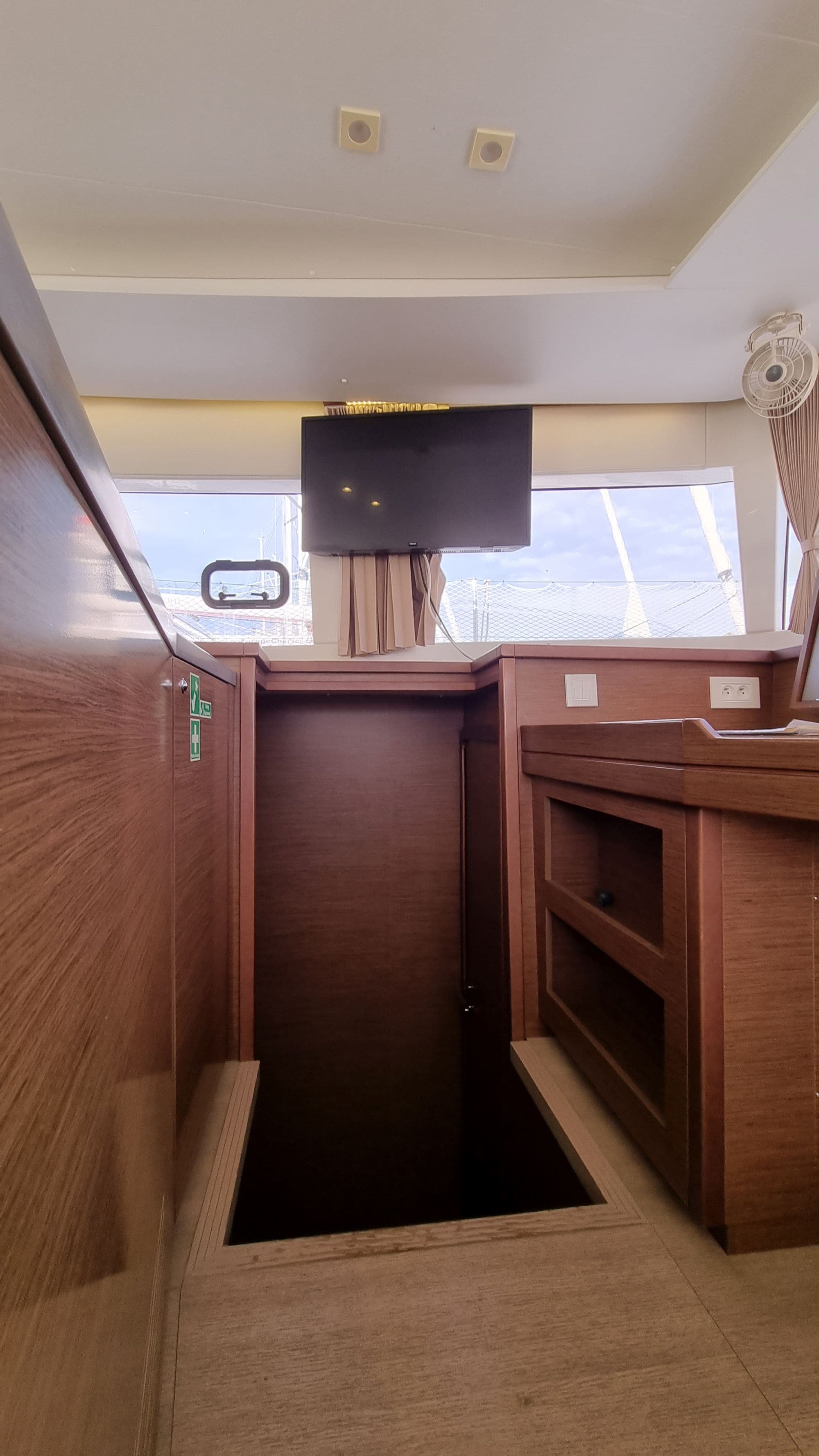 Lagoon 450 Fly - photo 22