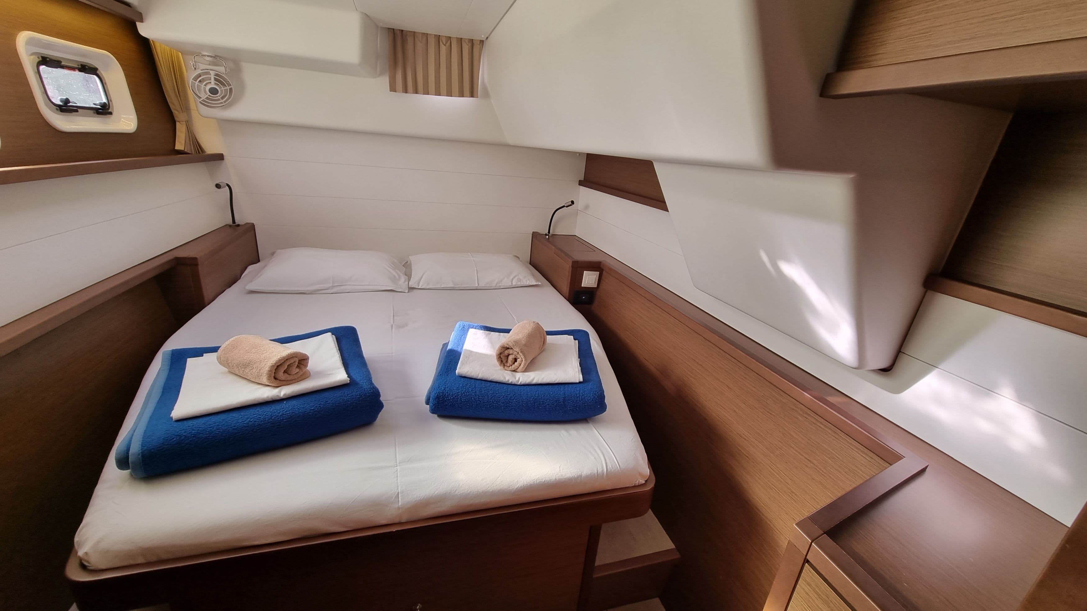 Lagoon 450 Fly - photo 28