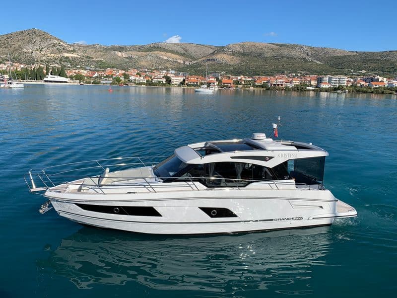 Grandezza 37 CA - photo