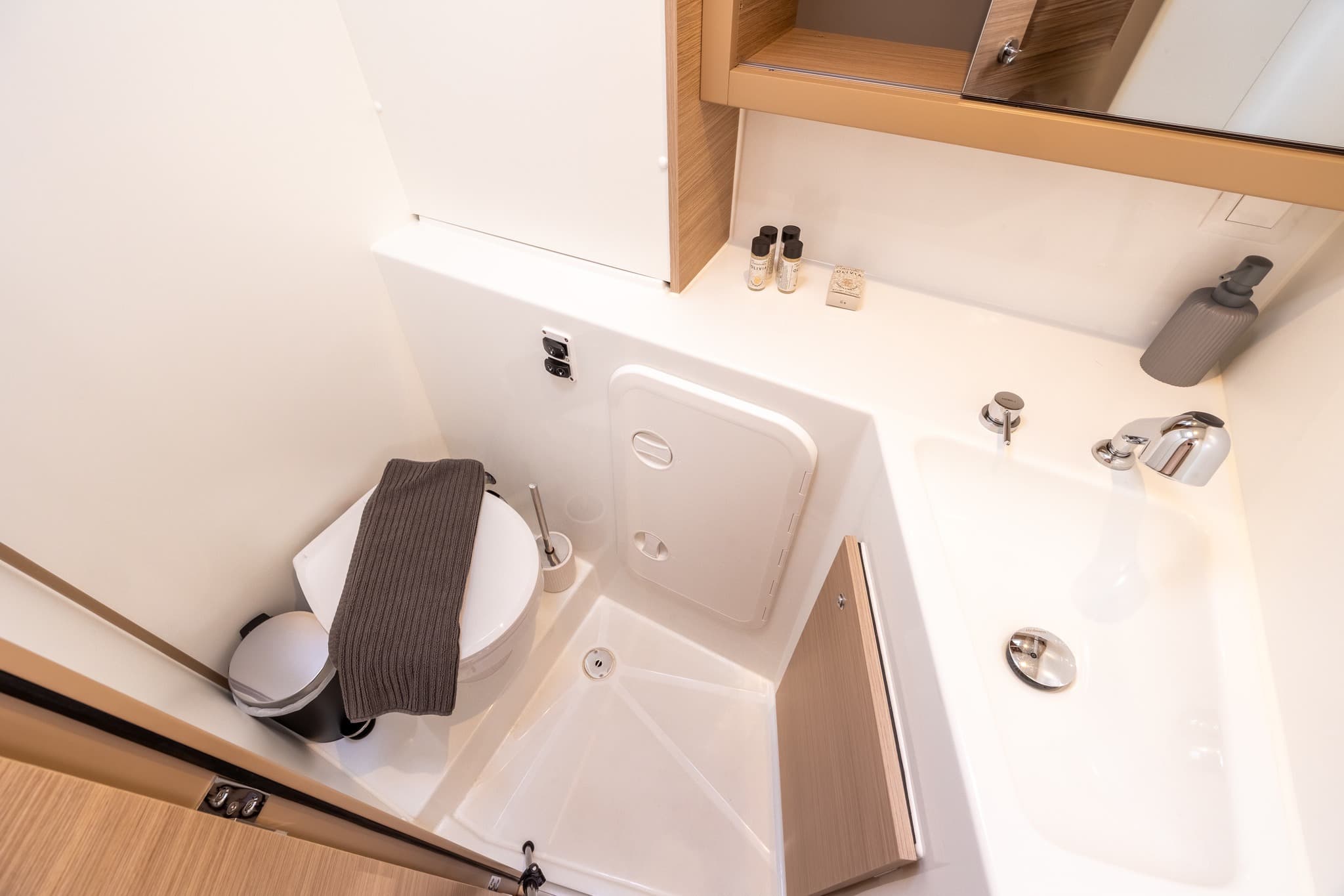 Lagoon 42 - photo 40