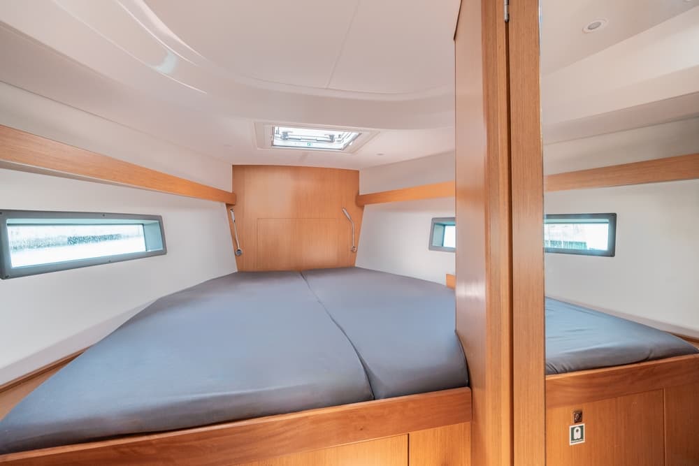 Bavaria C42 - photo 10