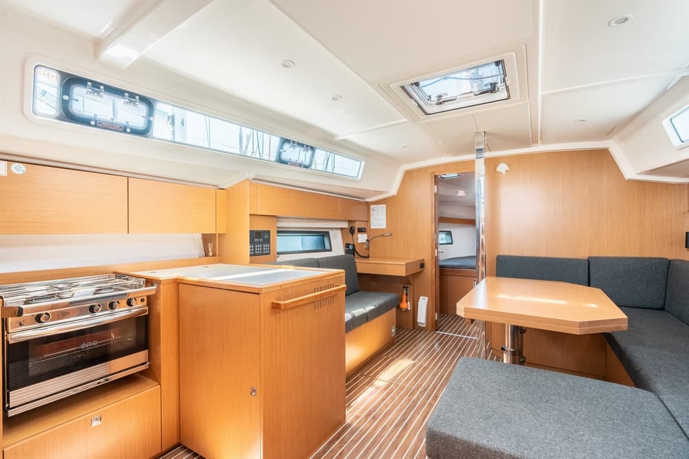 Bavaria C42 - photo 19