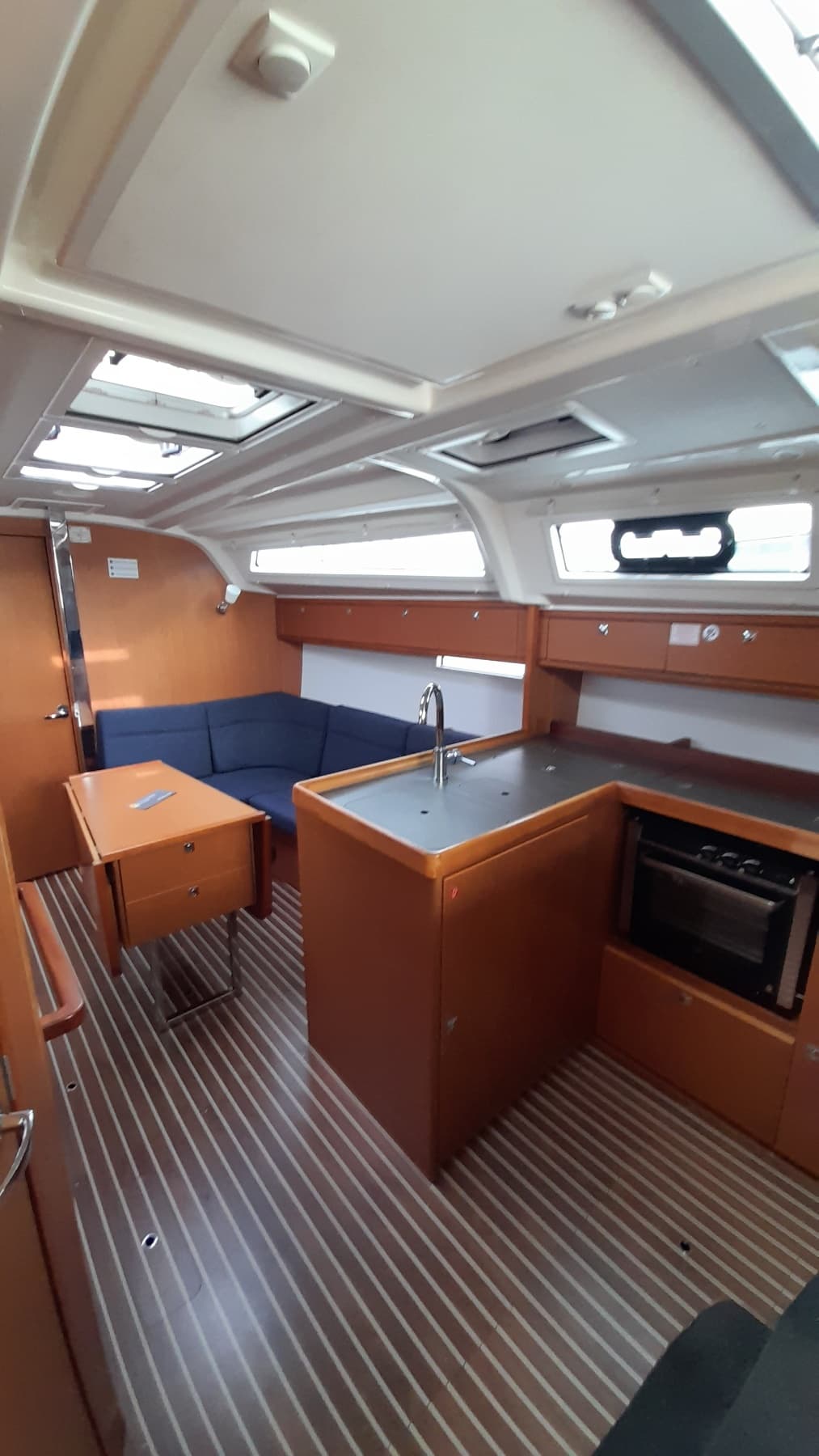 Bavaria 37 Cruiser - photo 9