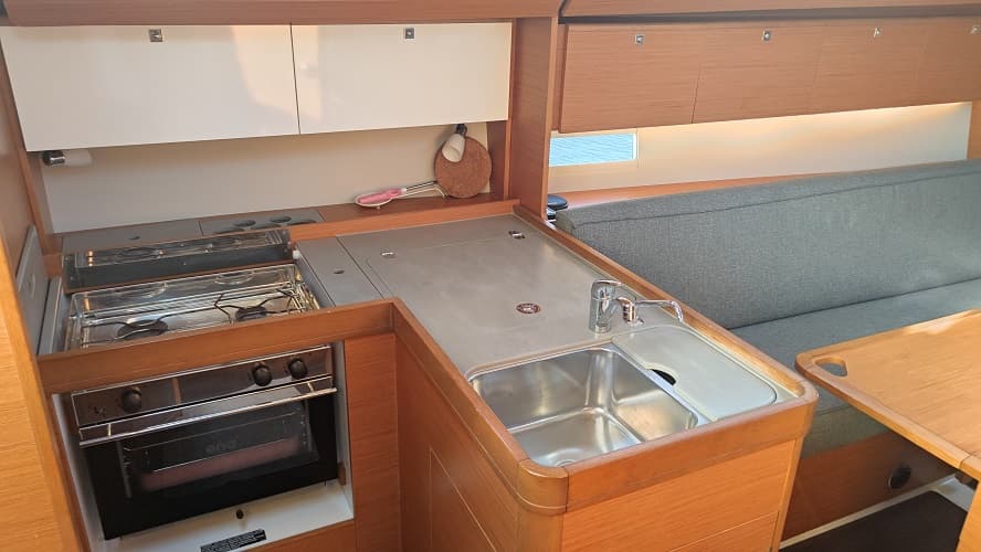 Dufour 360 - photo 11