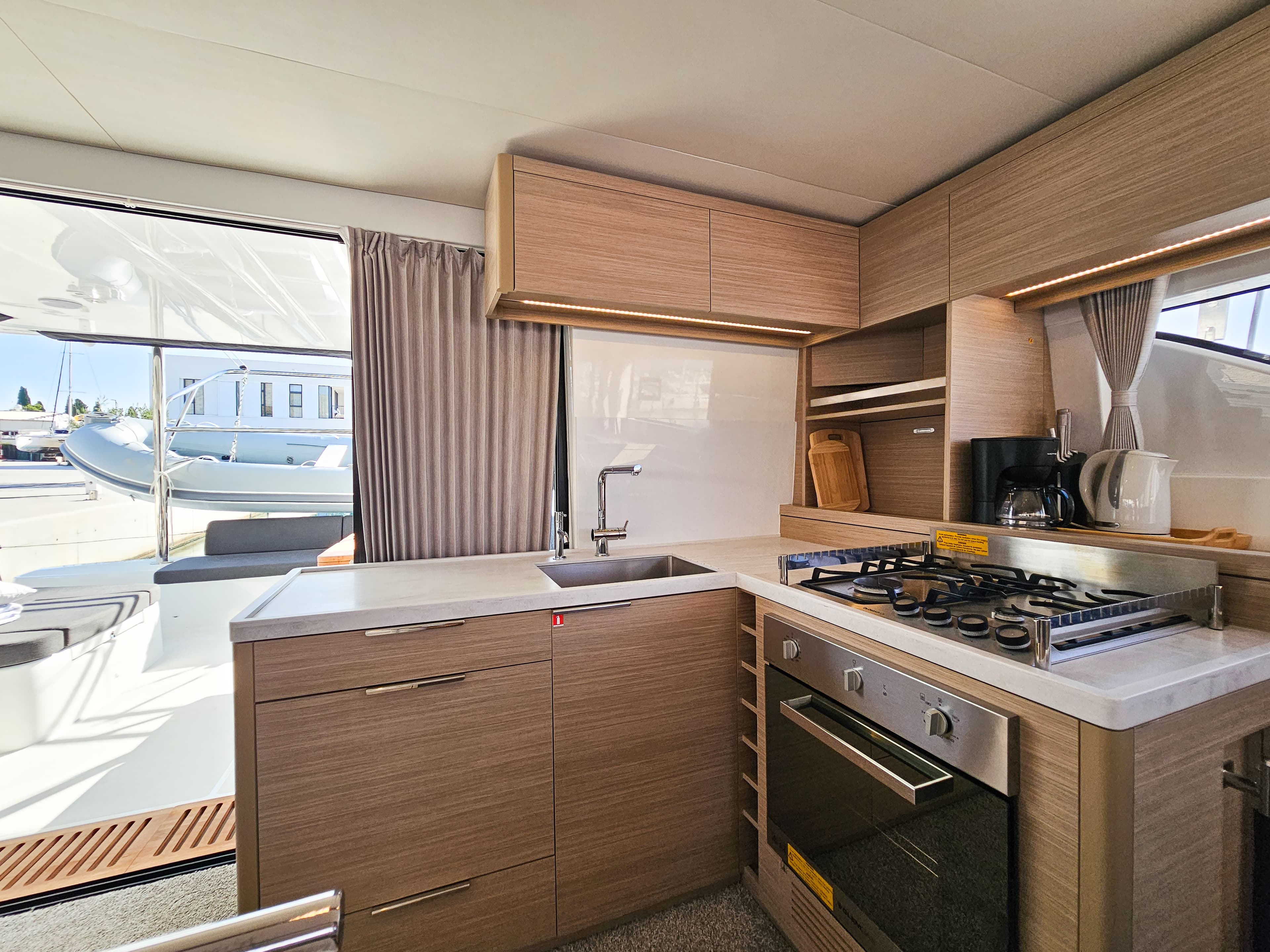 Lagoon 51 - photo 16