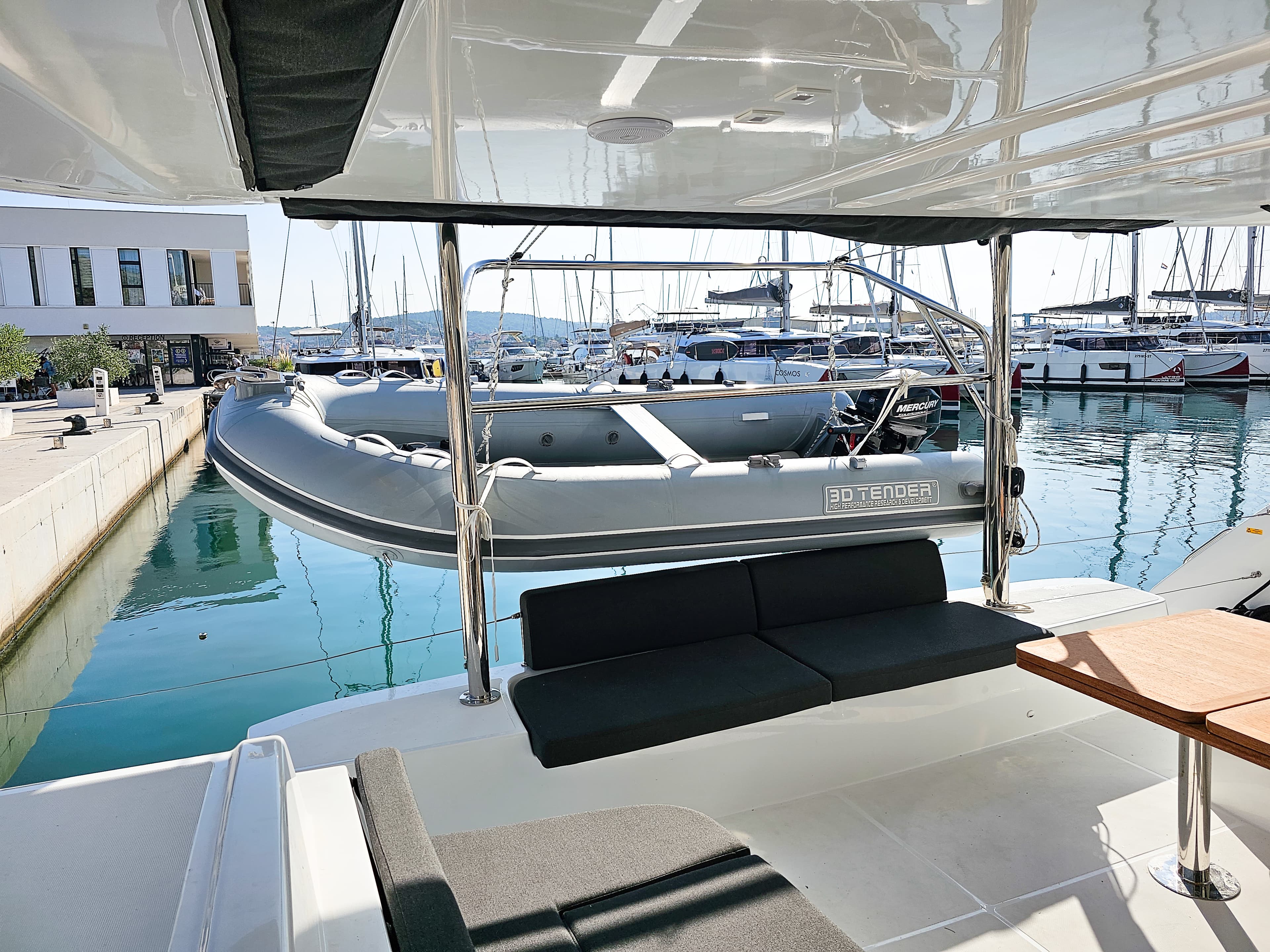 Lagoon 51 - photo 10