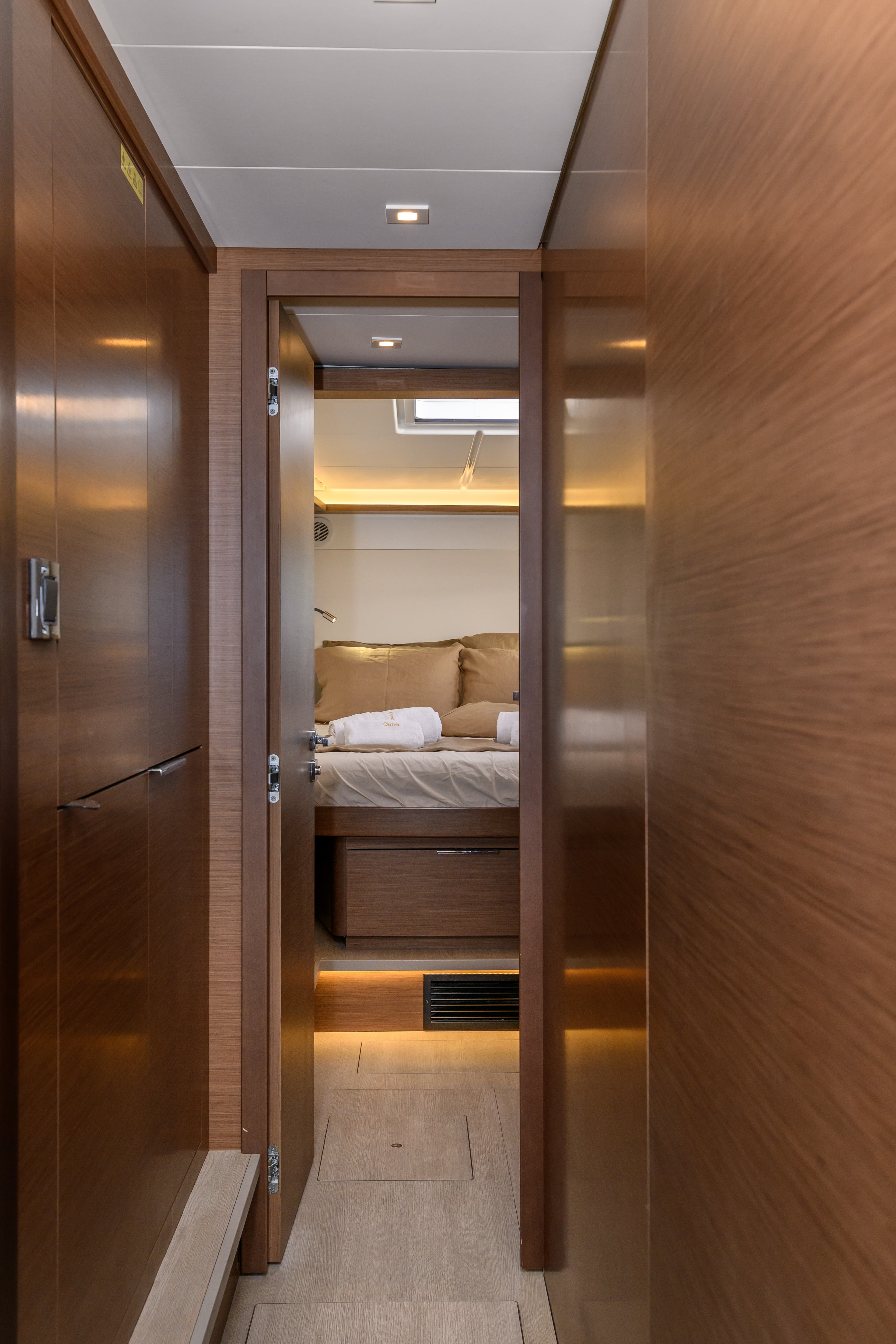 Lagoon 46  - photo 10