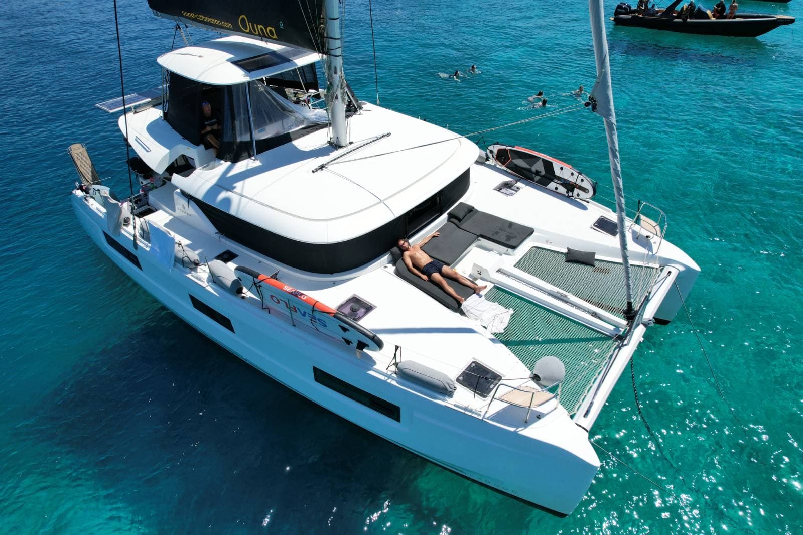 Lagoon 46  - photo 8