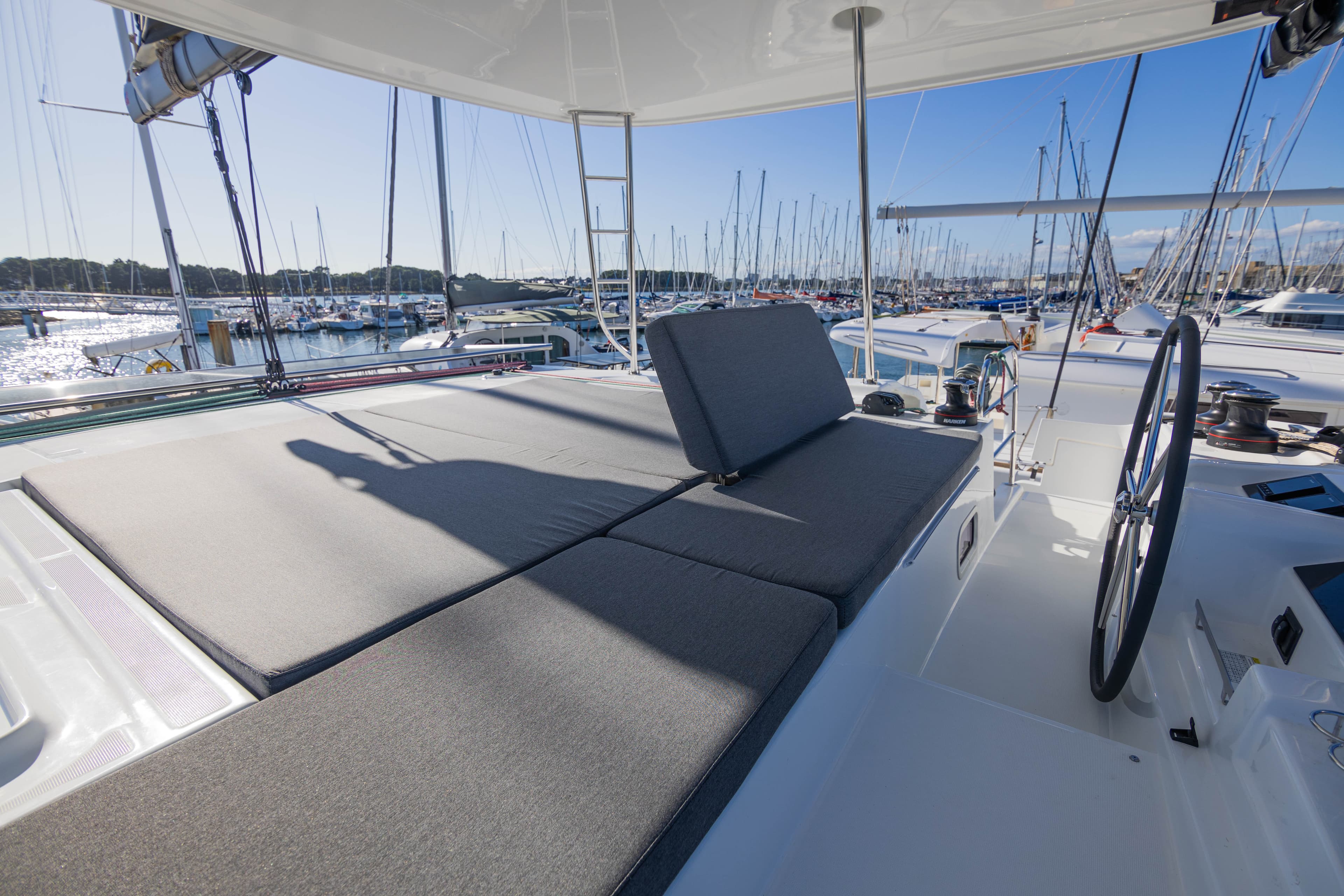 Lagoon 46  - photo 6