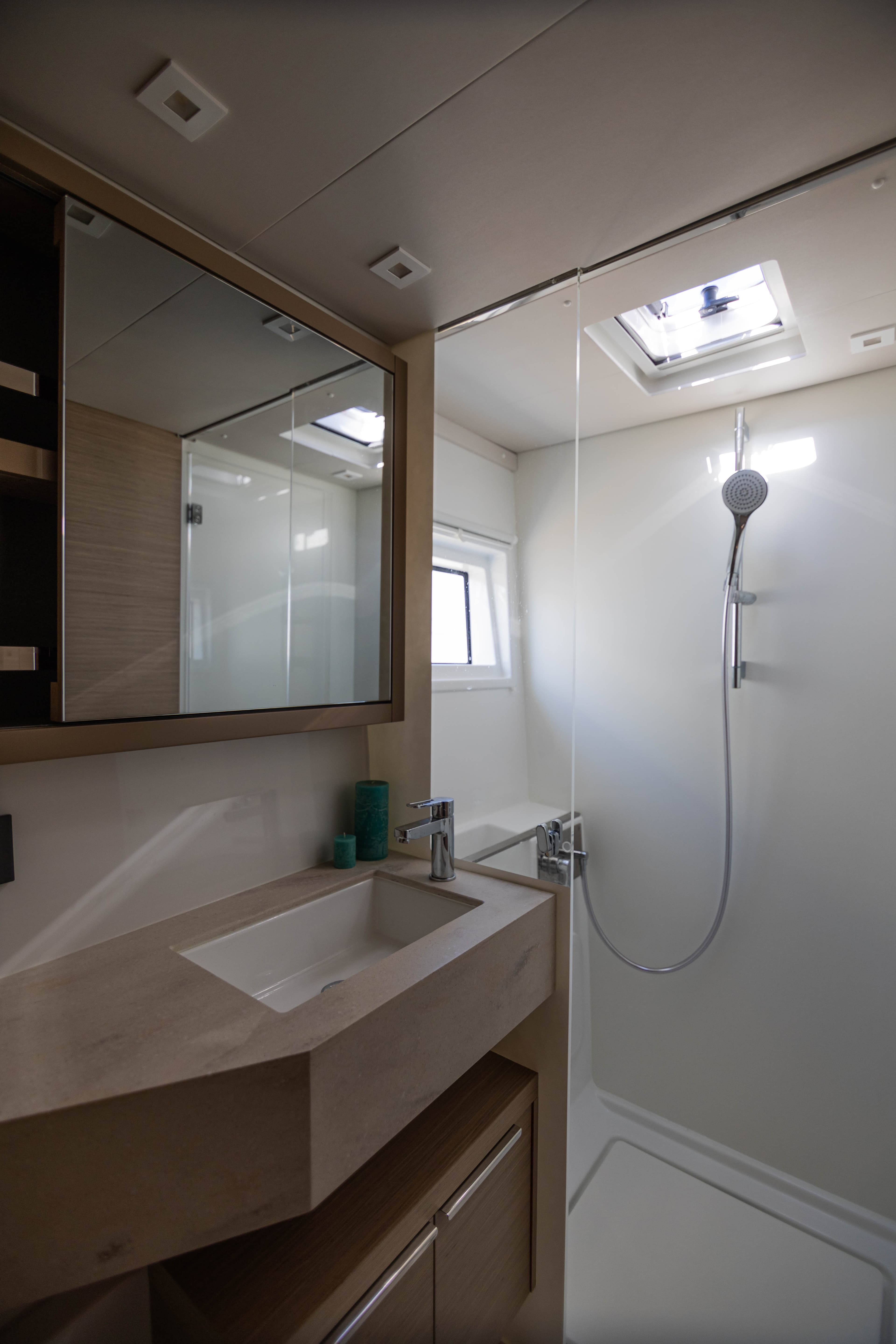 Lagoon 46  - photo 7