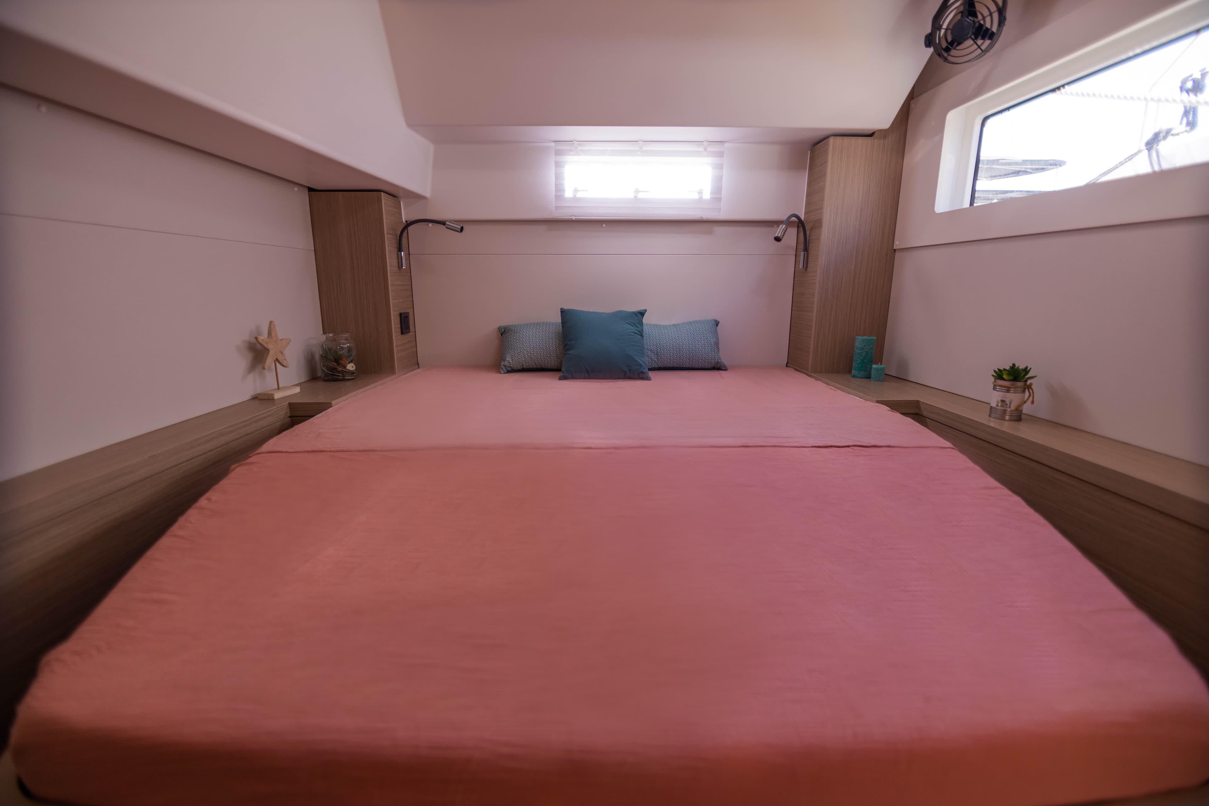 Lagoon 46  - photo 8