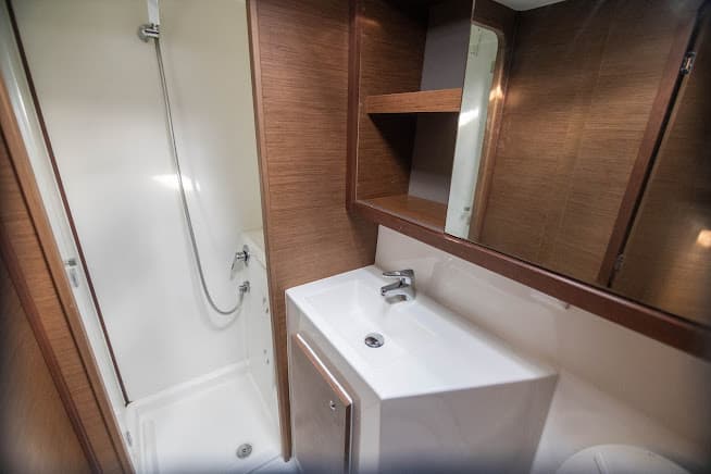 Lagoon 42 - photo 11