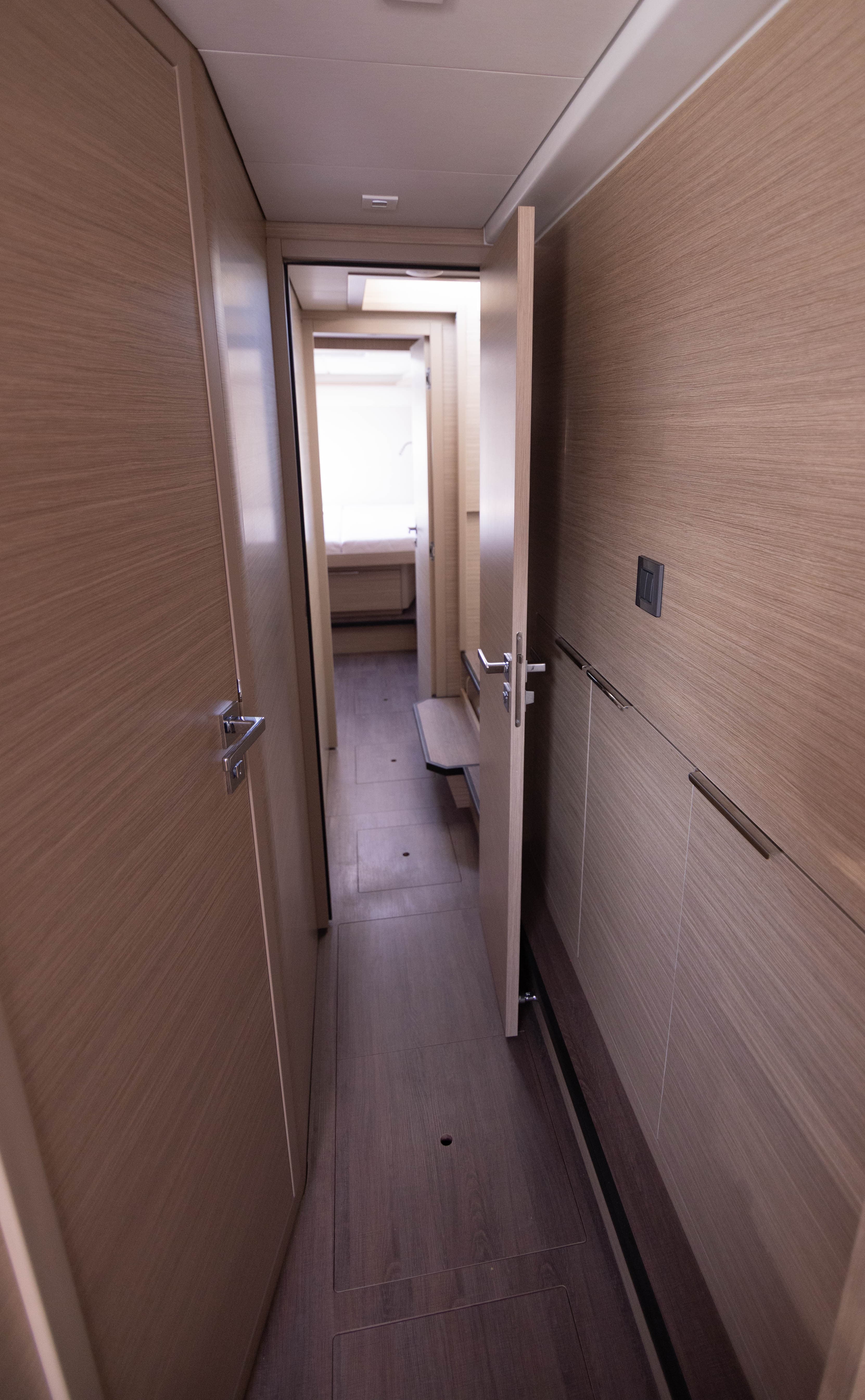 Lagoon 46  - photo 17