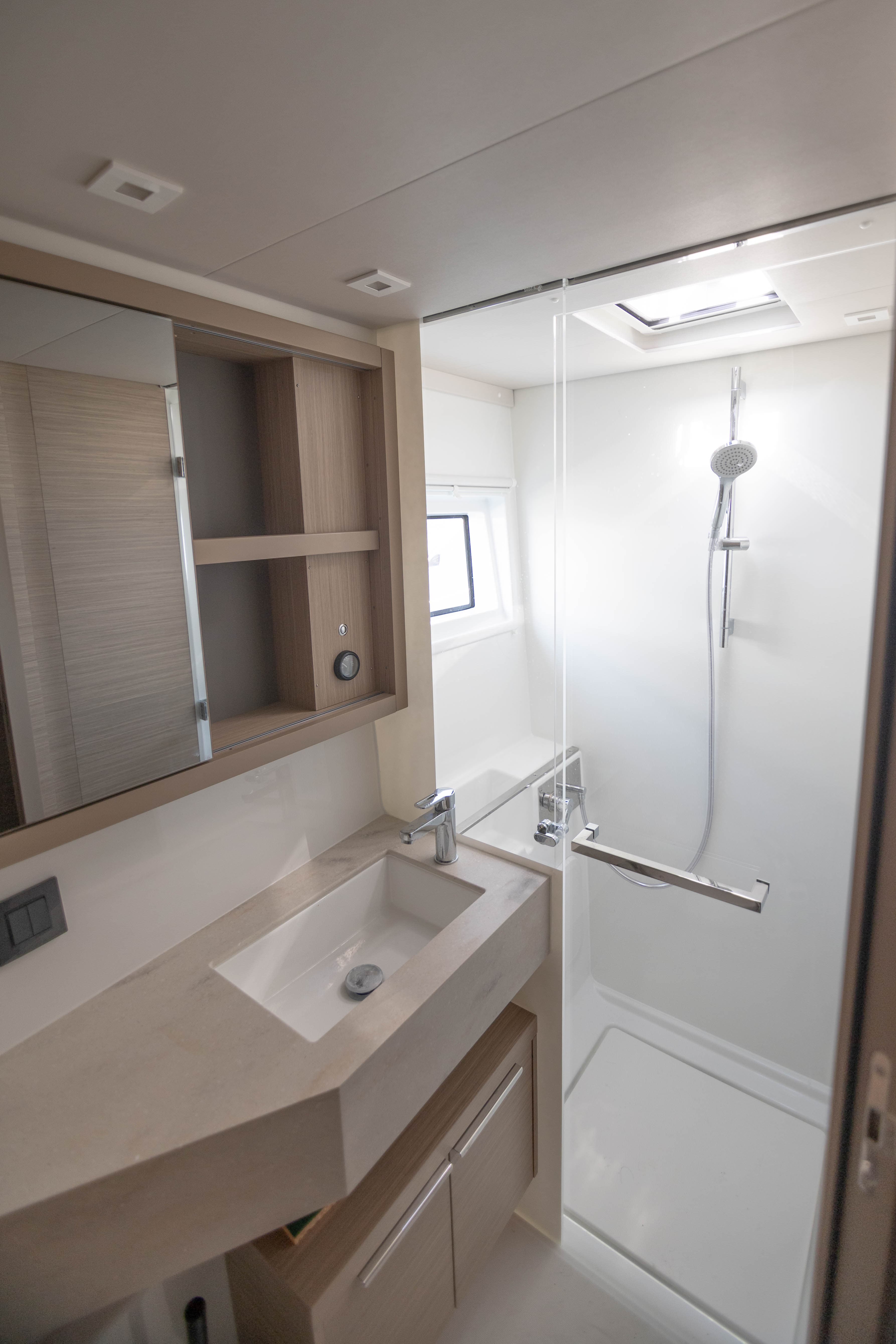 Lagoon 46  - photo 14