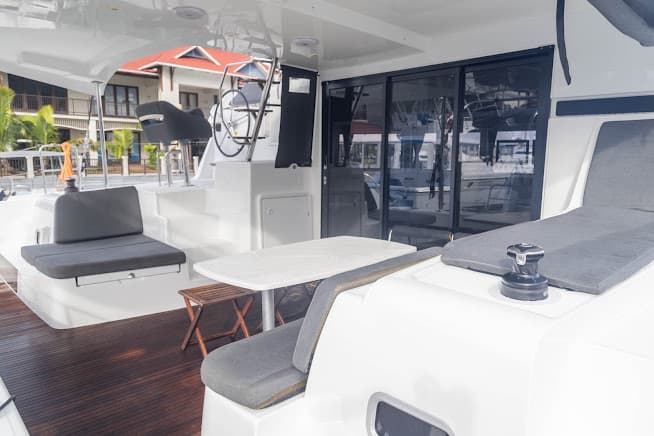 Lagoon 42 - photo 11