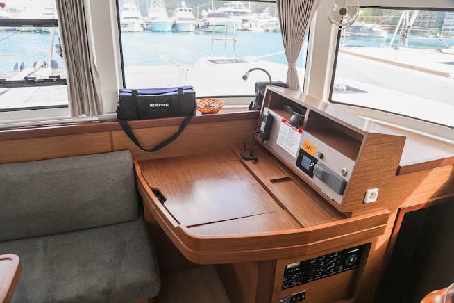 Lagoon 42 - photo 17