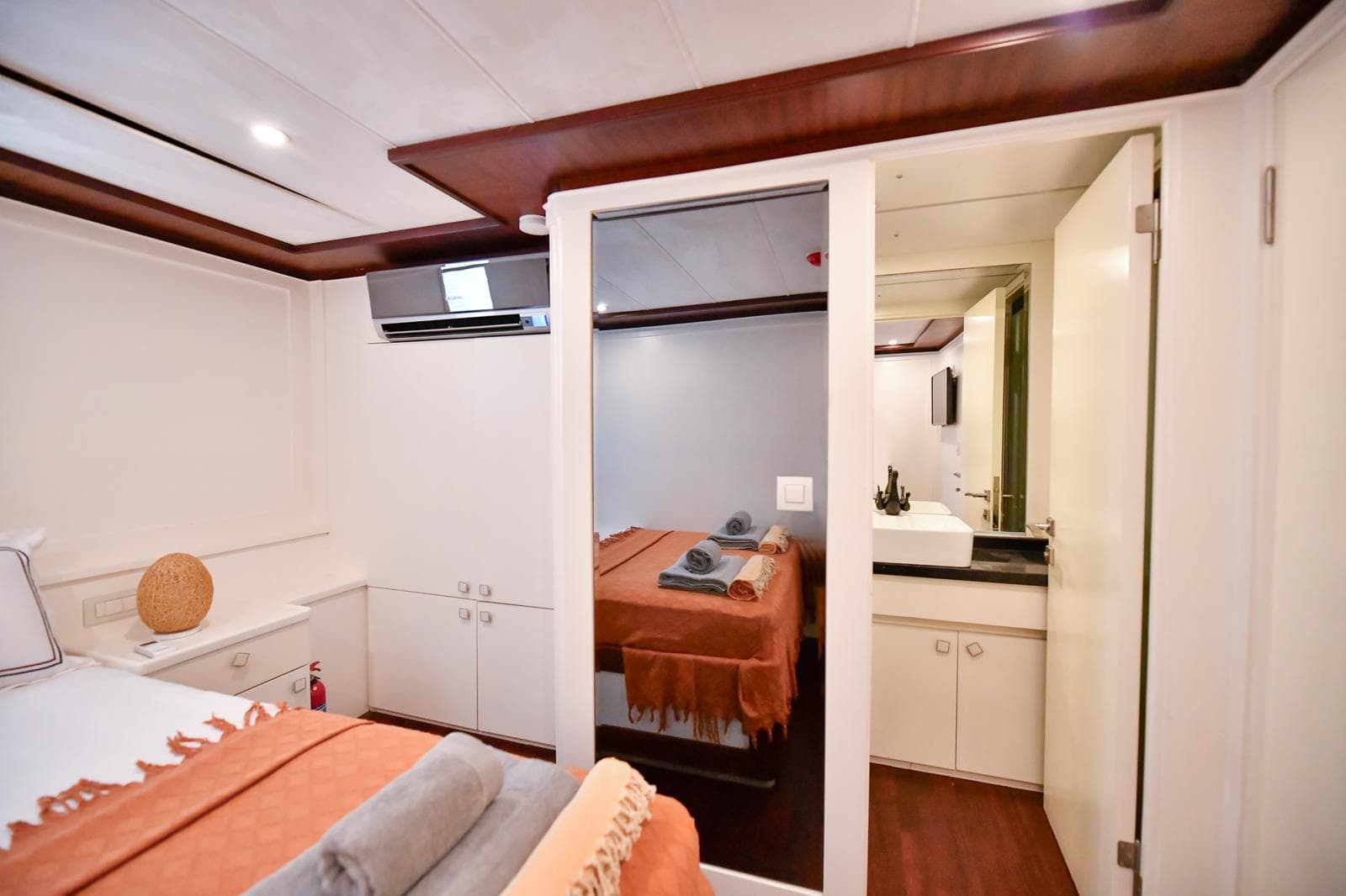 Motoryacht - photo 13