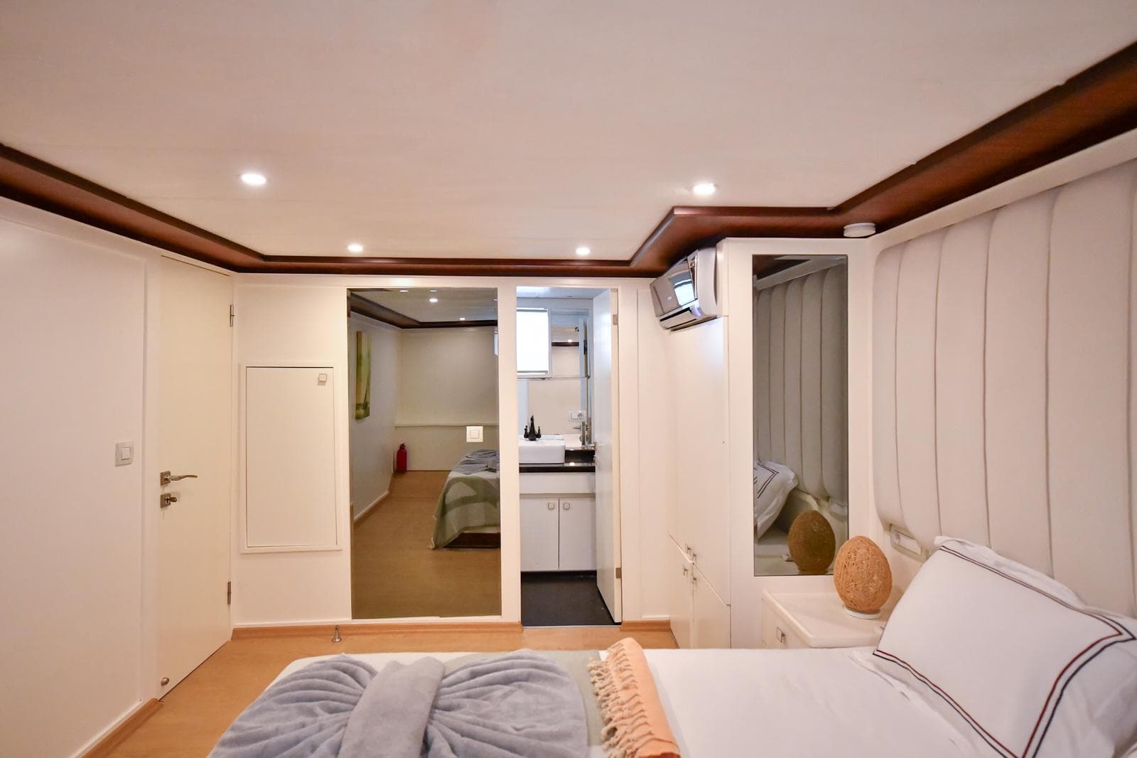 Motoryacht - photo 8