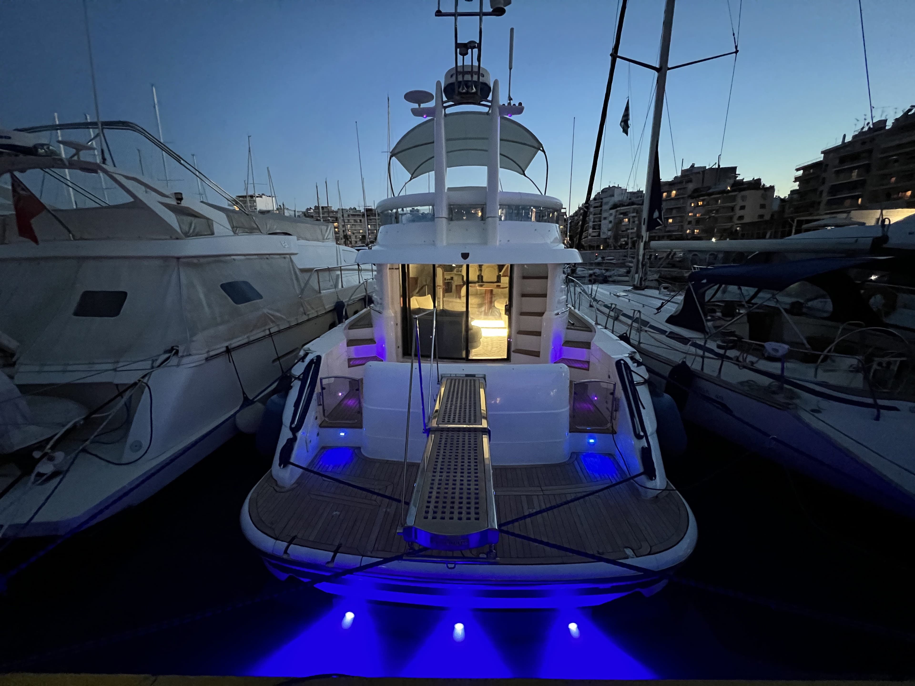 Fairline Squadron 52 - photo
