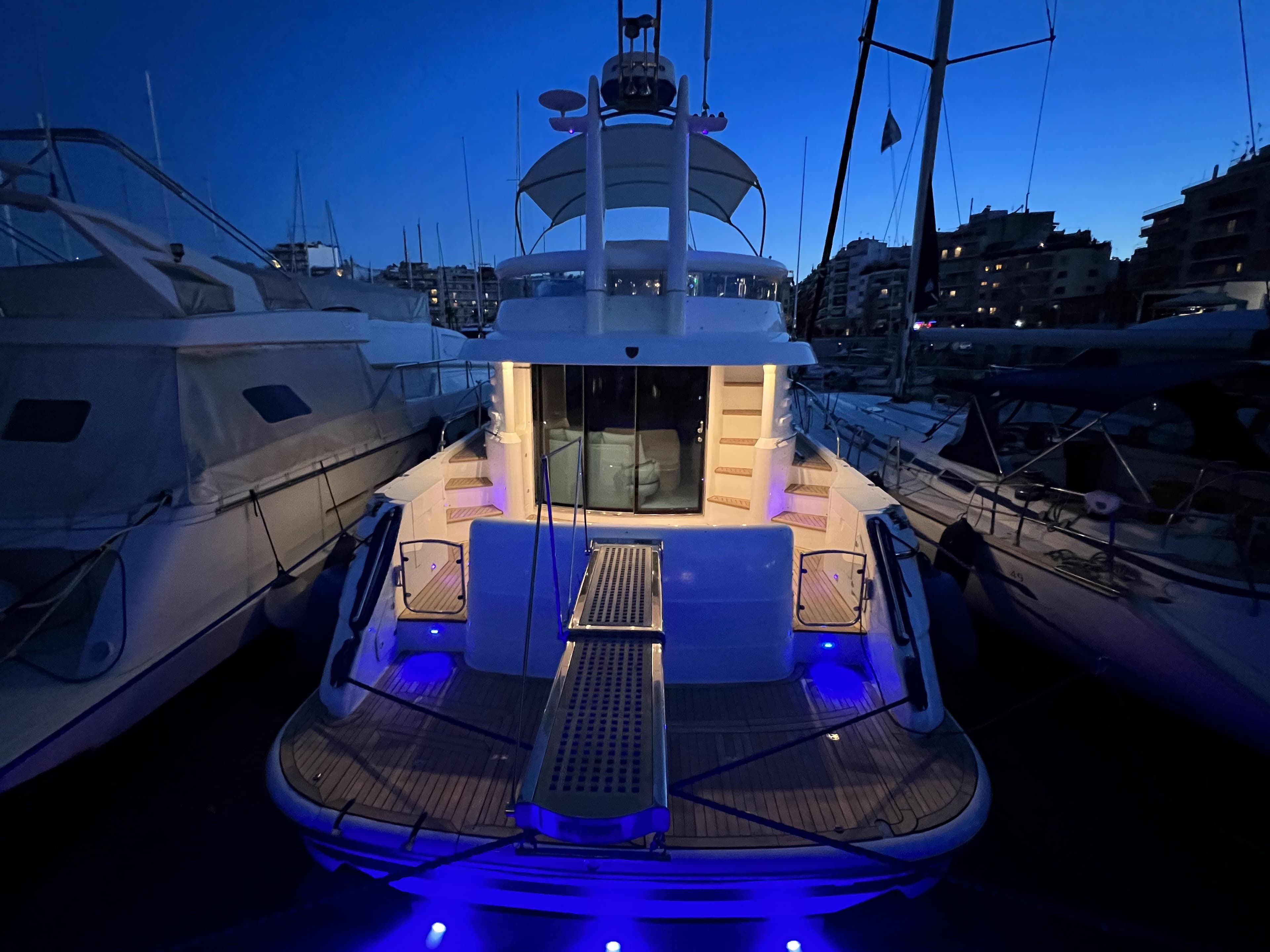 Fairline Squadron 52 - photo 13