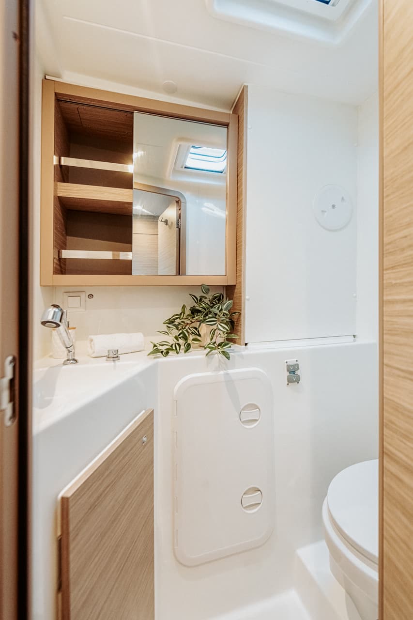 Lagoon 42 - photo 20