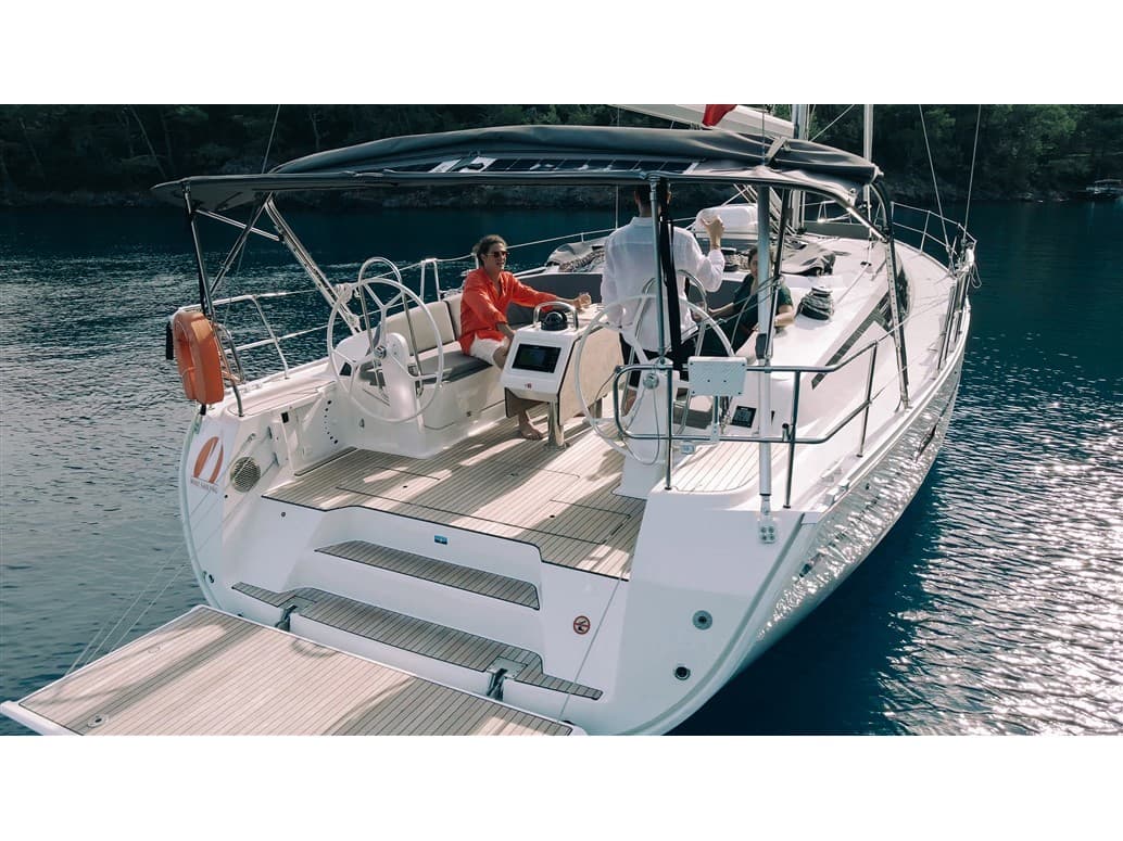 Bavaria Cruiser 46 - photo