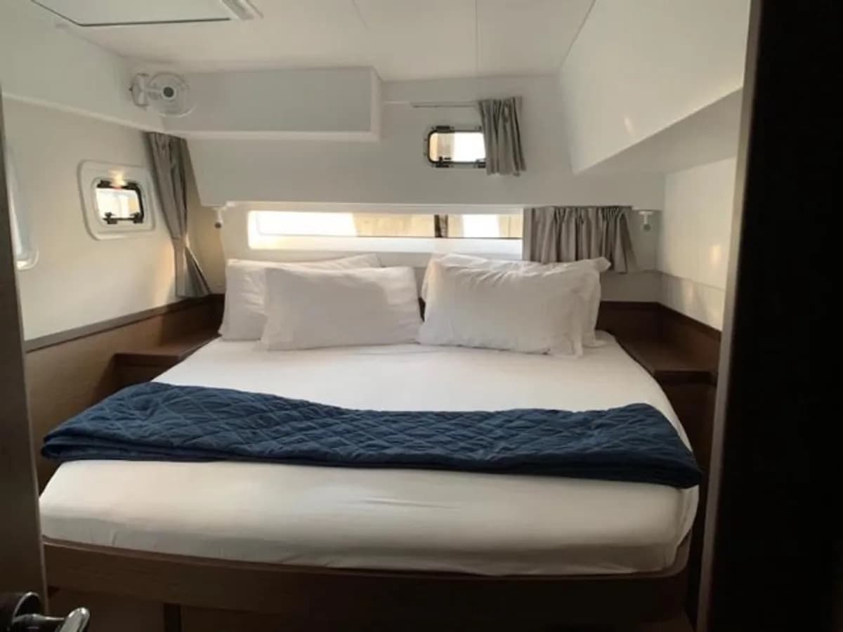 Lagoon 42 - photo 10