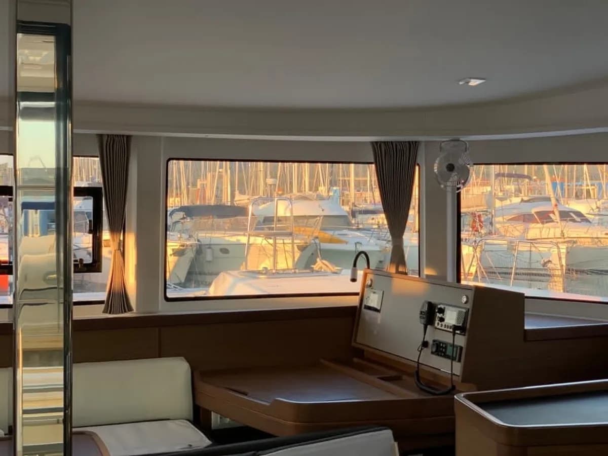 Lagoon 42 - photo 14