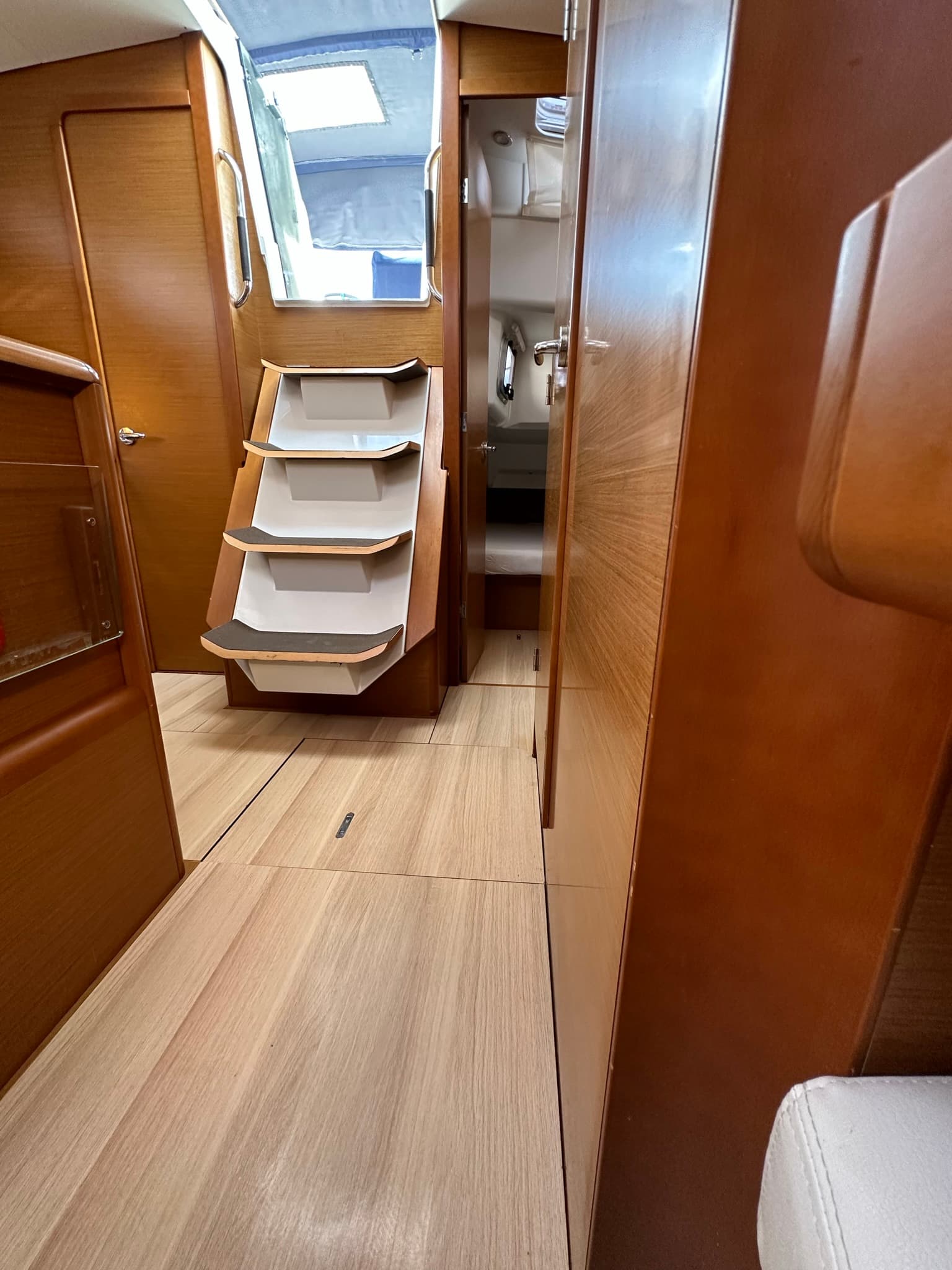 Sun Odyssey 389 - photo 8