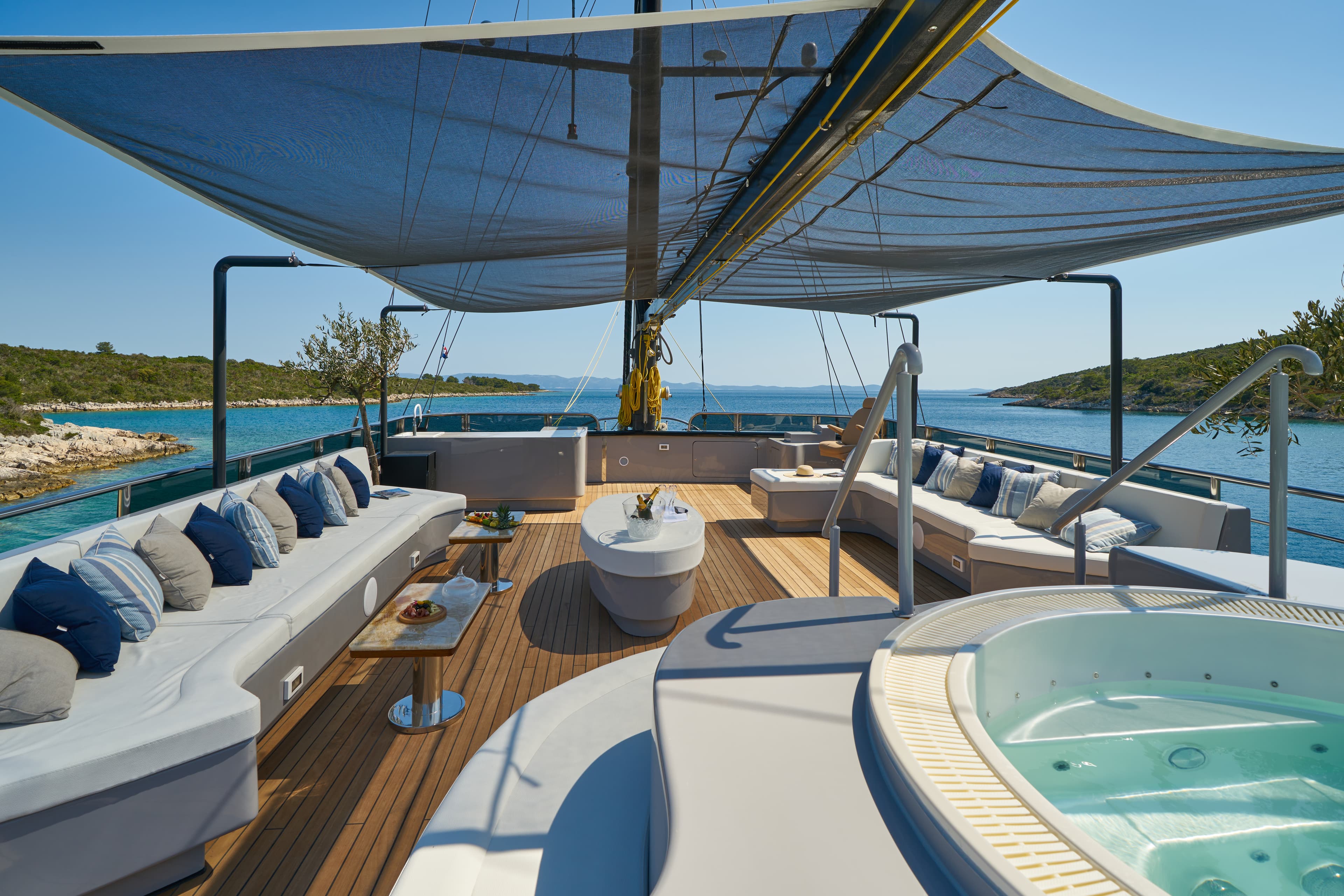 Luxury Sailing Yacht - photo 4