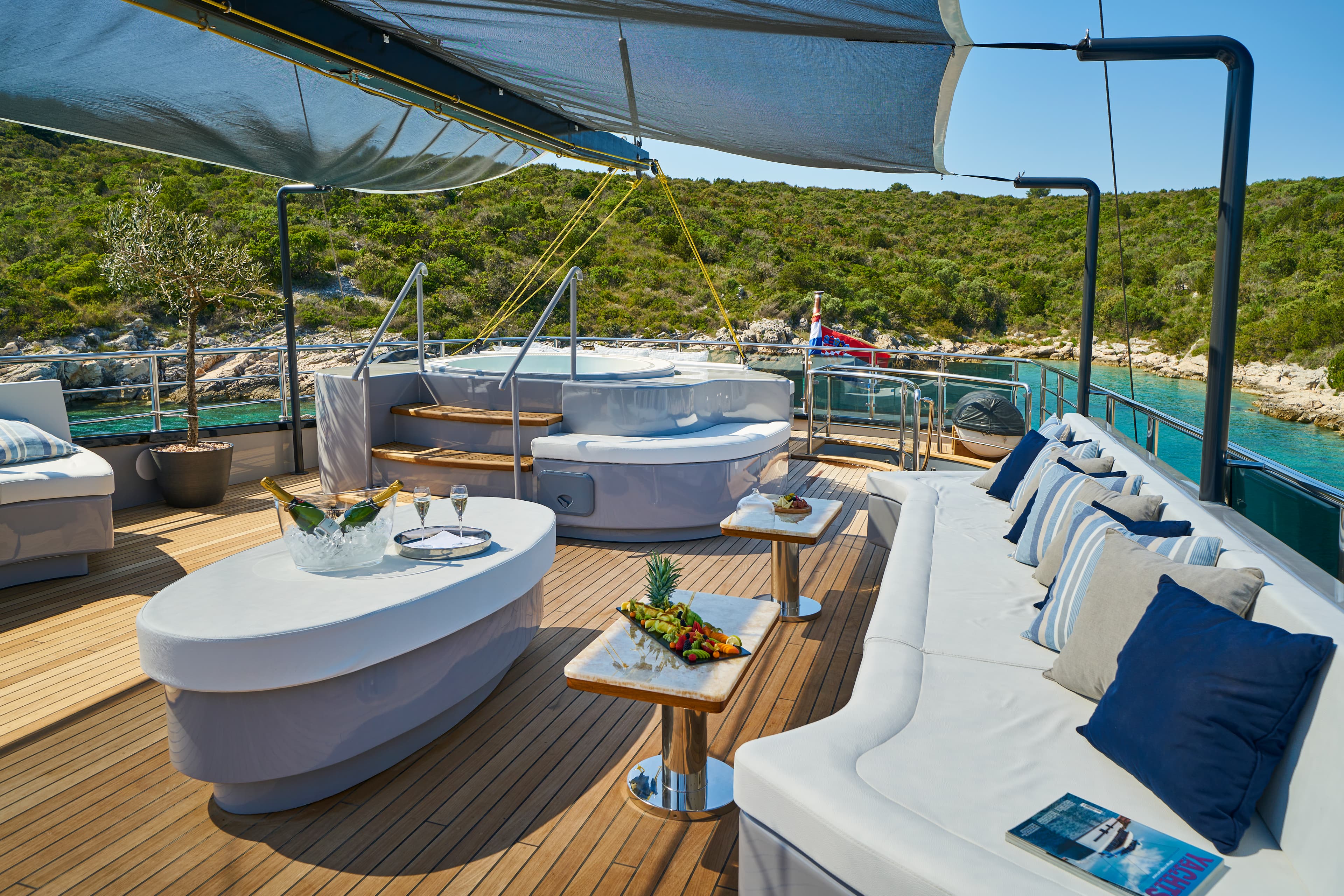Luxury Sailing Yacht - photo 11