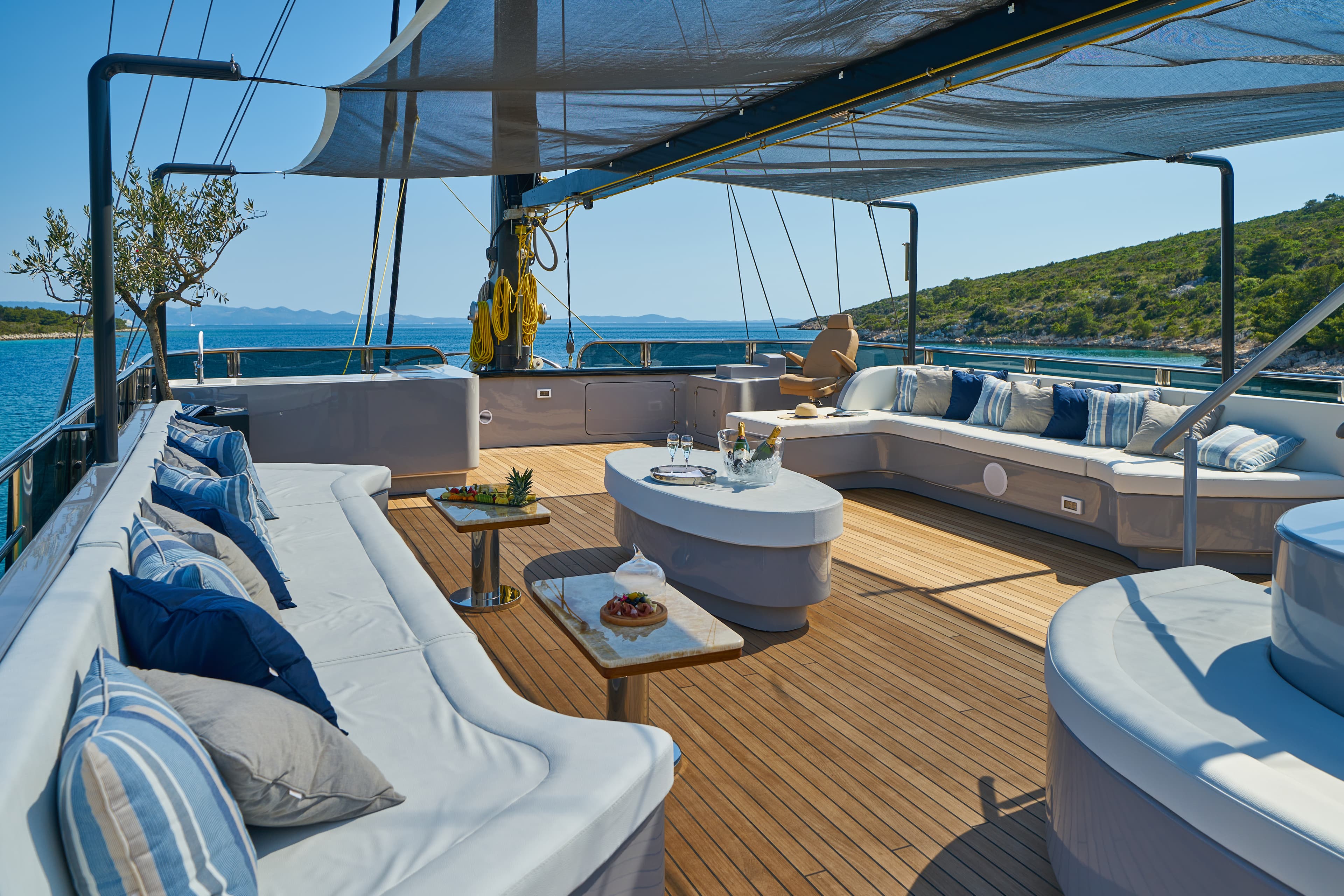 Luxury Sailing Yacht - photo 33