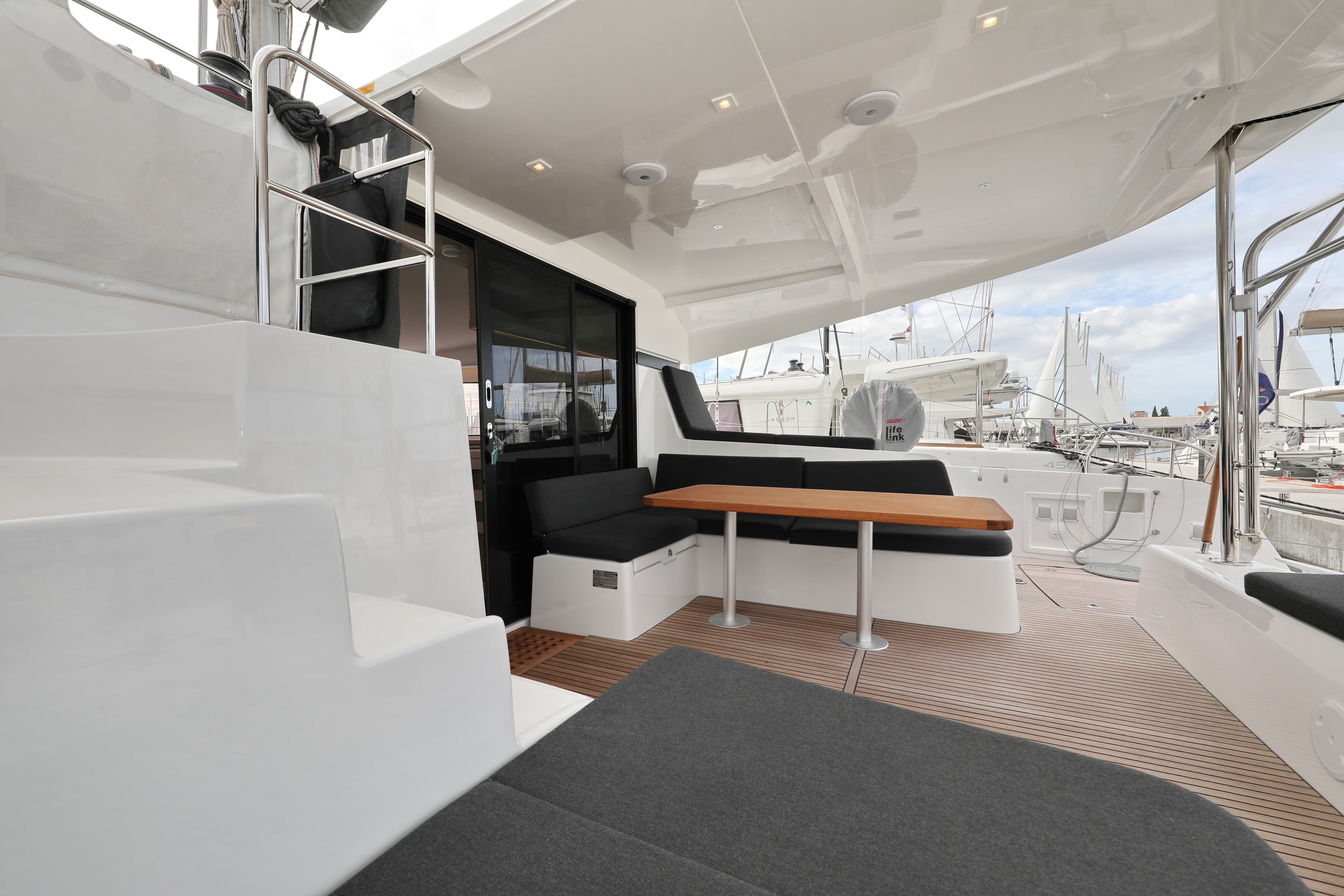 Lagoon 42 - photo 17