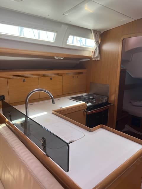 Sun Odyssey 42 - photo 4