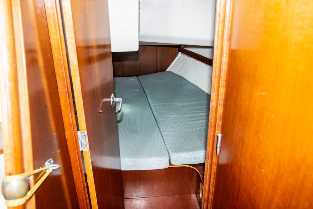 Oceanis 381 - photo 8