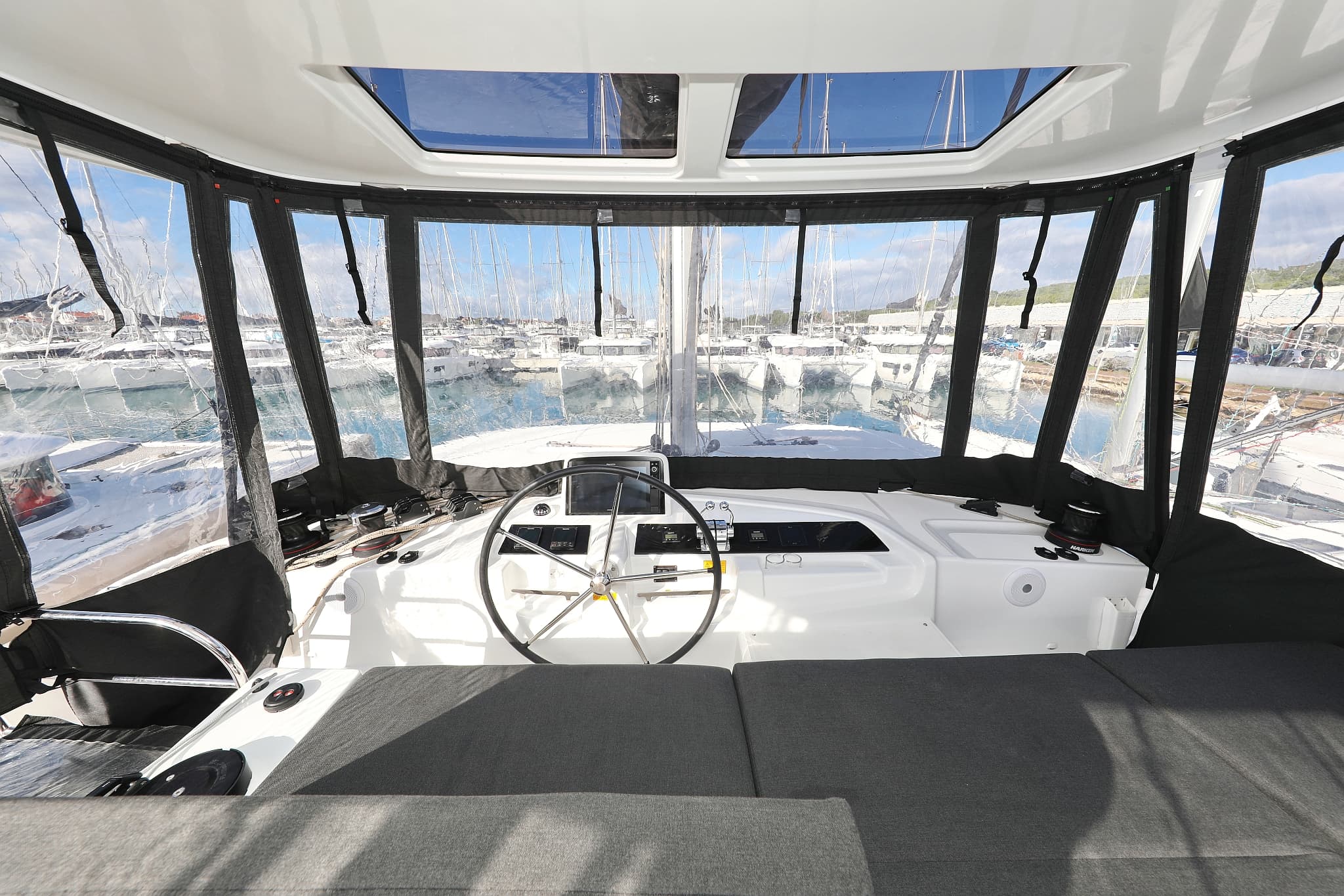 Lagoon 46  - photo 13