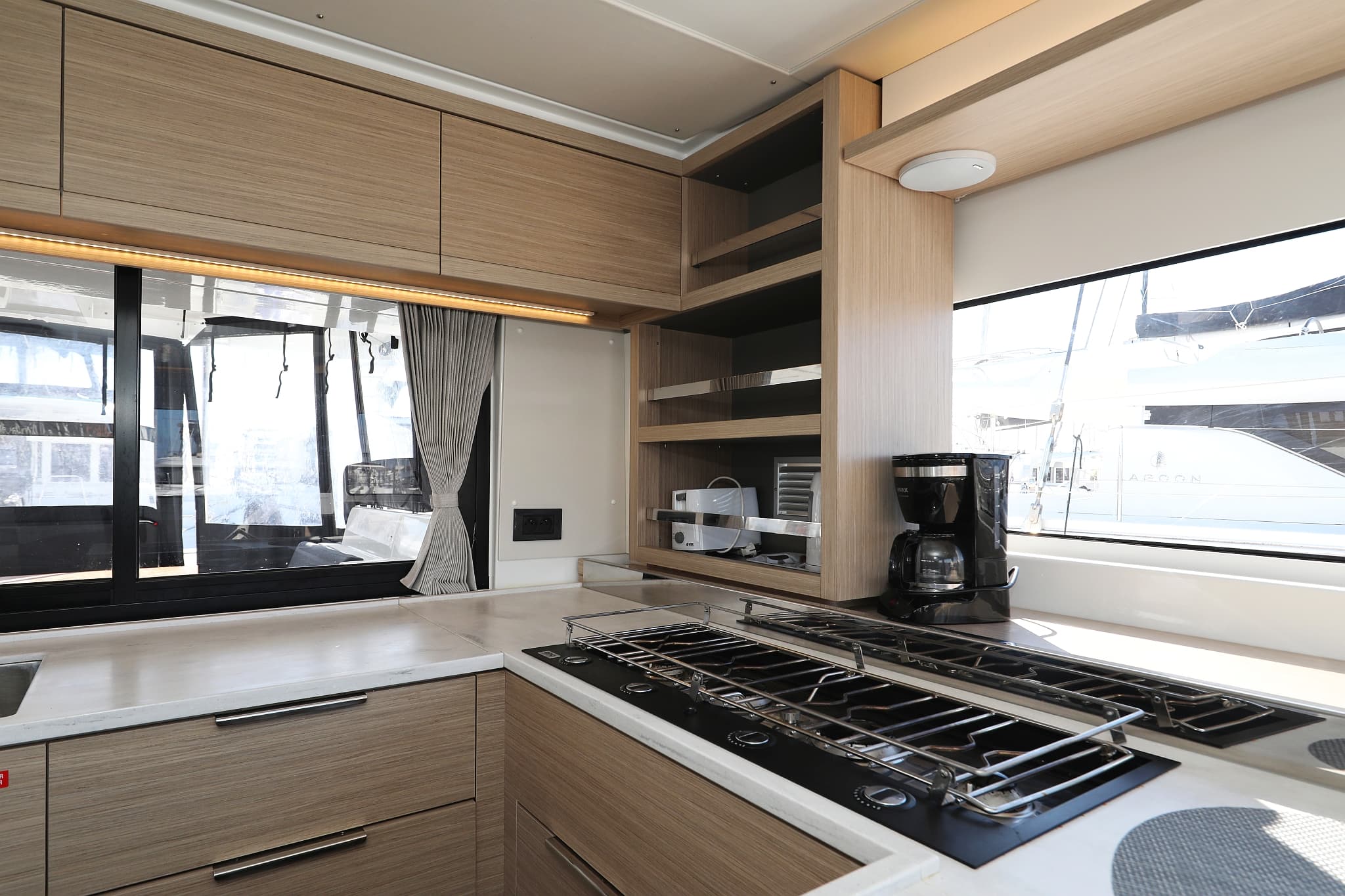 Lagoon 46  - photo 51