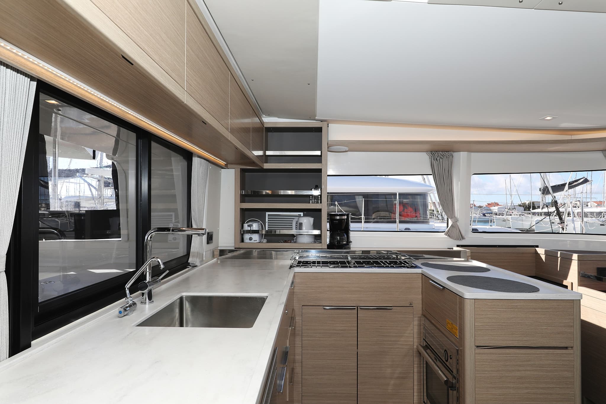 Lagoon 46  - photo 81