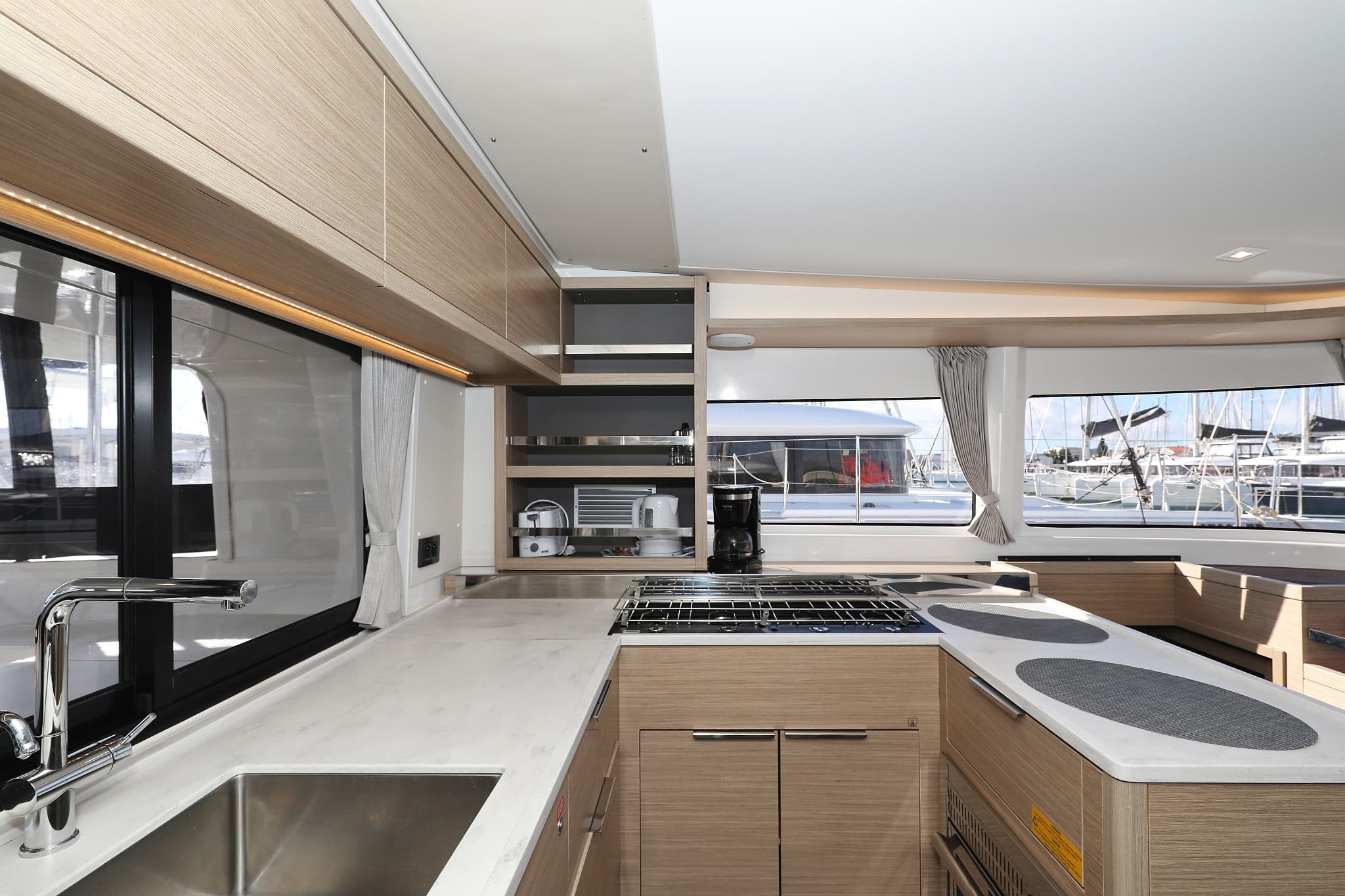 Lagoon 46  - photo 85