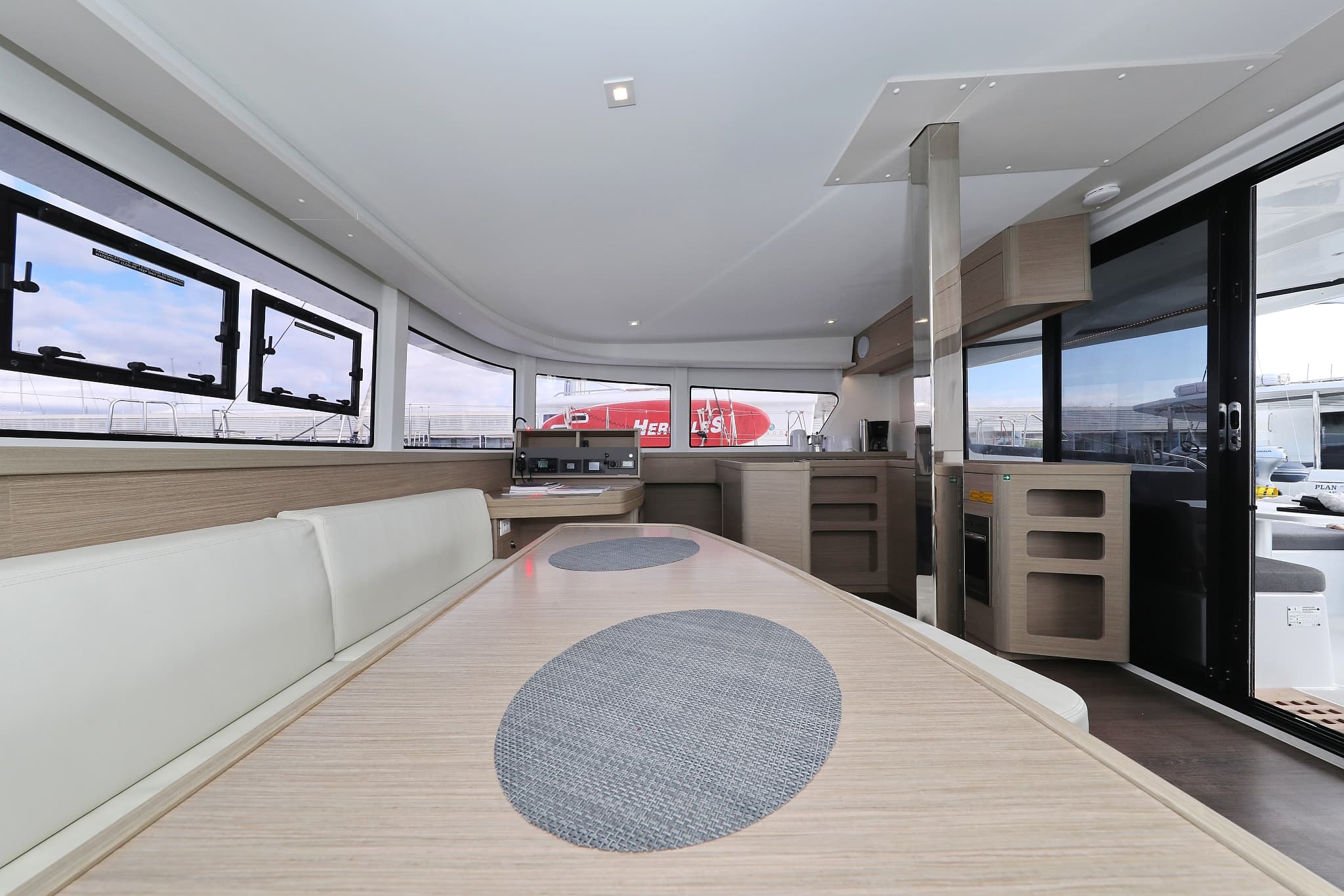 Lagoon 42 - photo 15