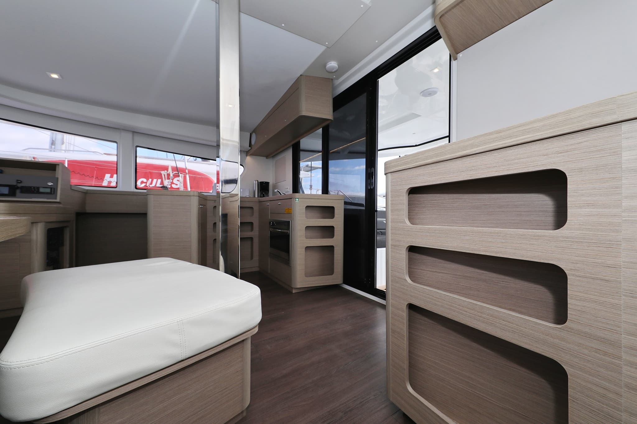 Lagoon 42 - photo 12