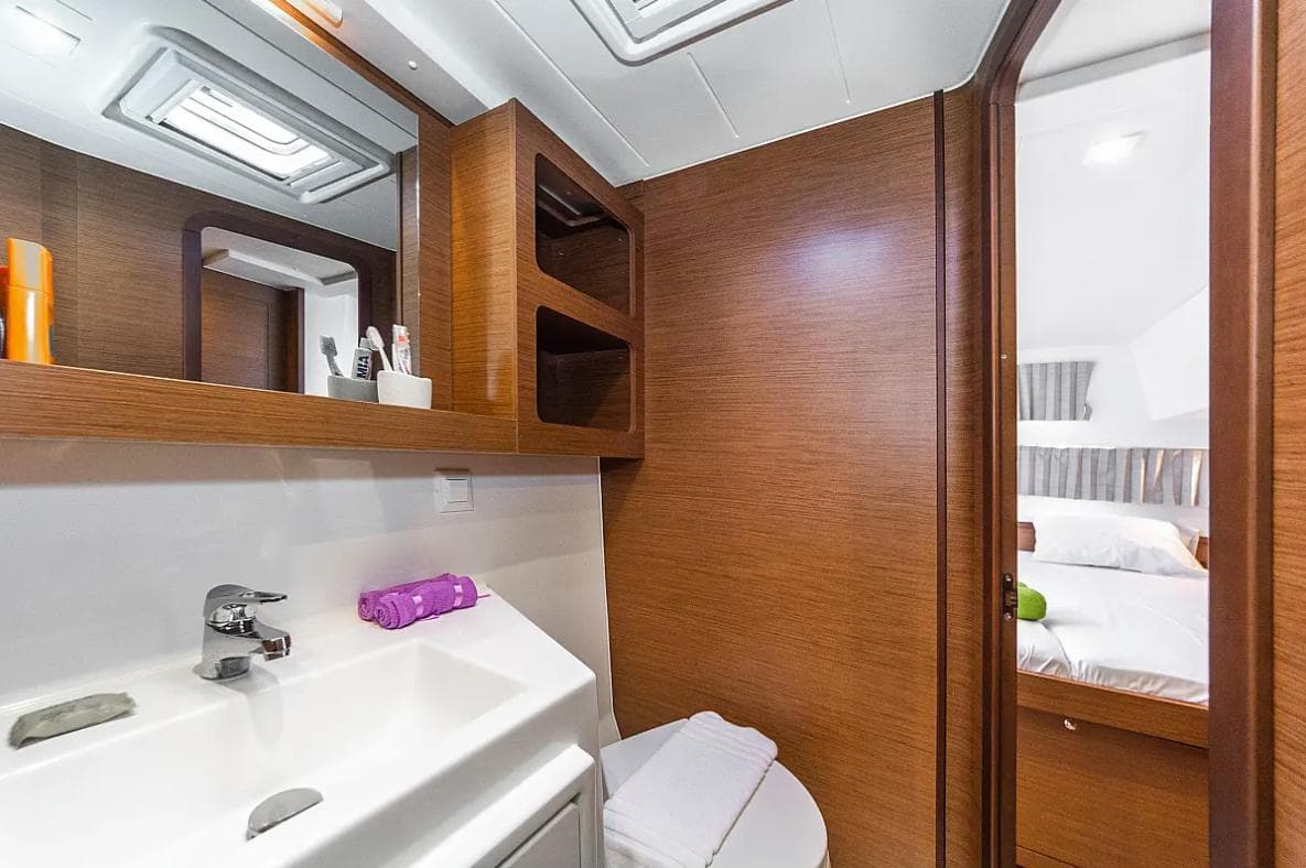 Lagoon 42 - photo 14