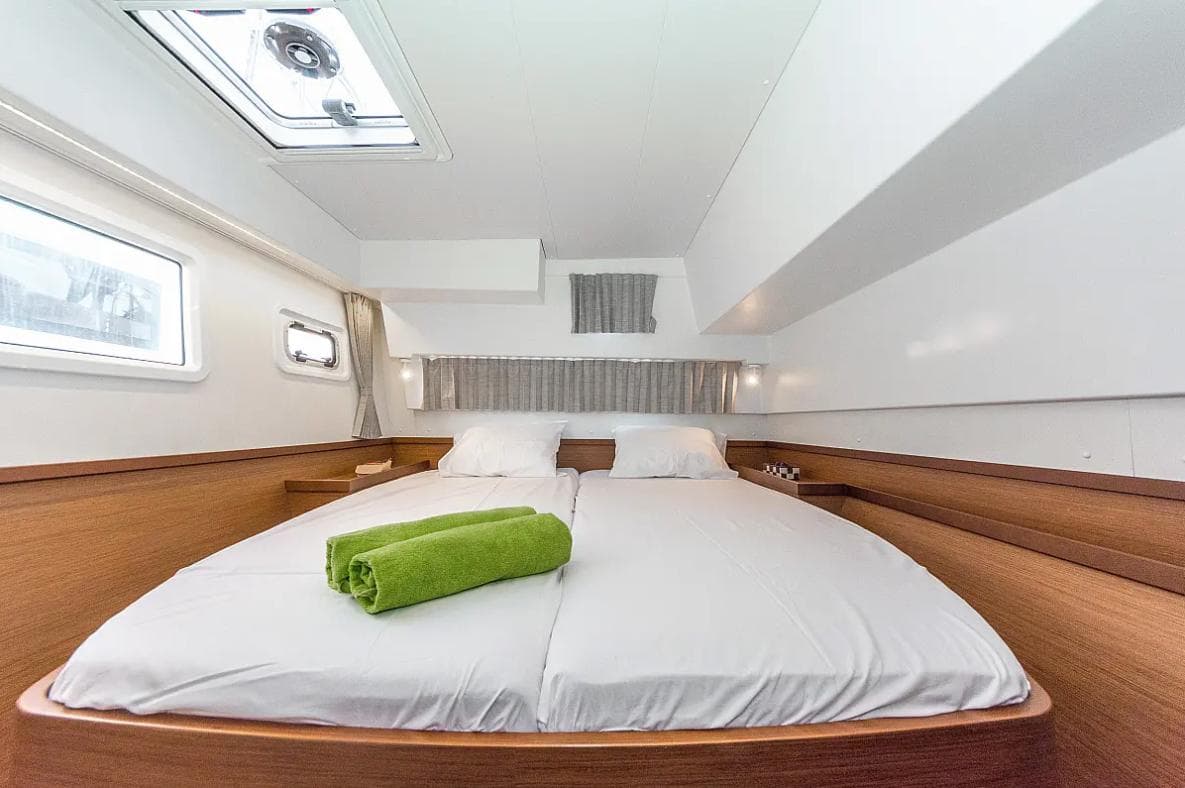 Lagoon 42 - photo 13