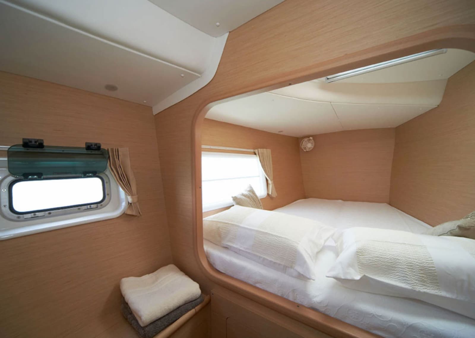 Lagoon 380 - photo 4