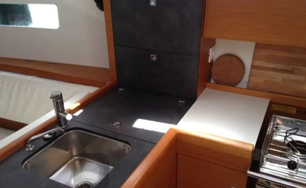 Sun Odyssey 349 - photo 4