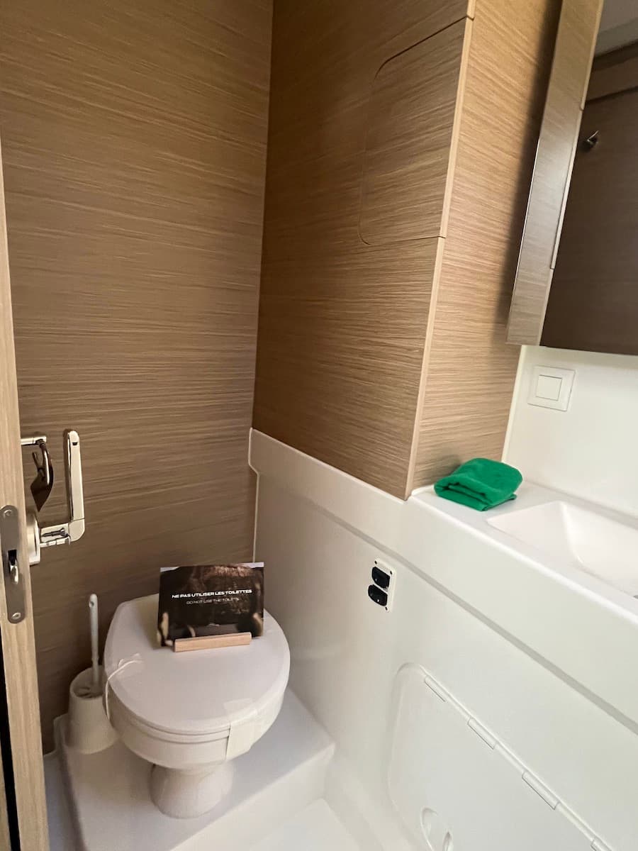 Lagoon 38 - photo 14