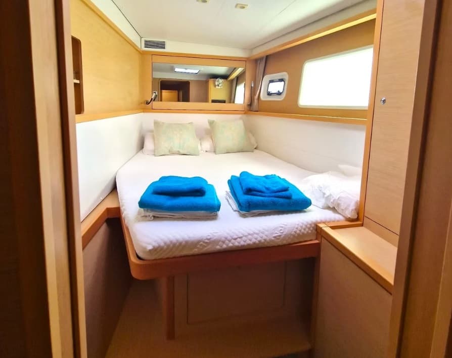 Lagoon 450 Fly - photo 17