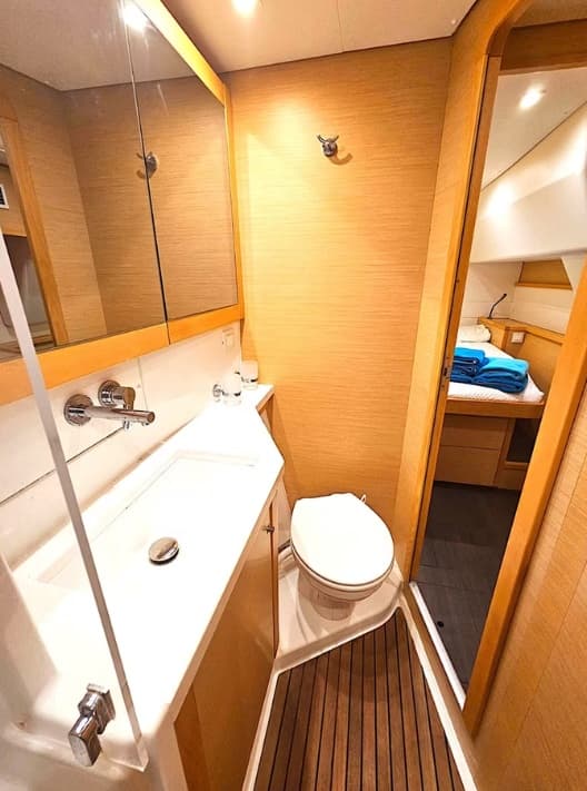 Lagoon 450 Fly - photo 9