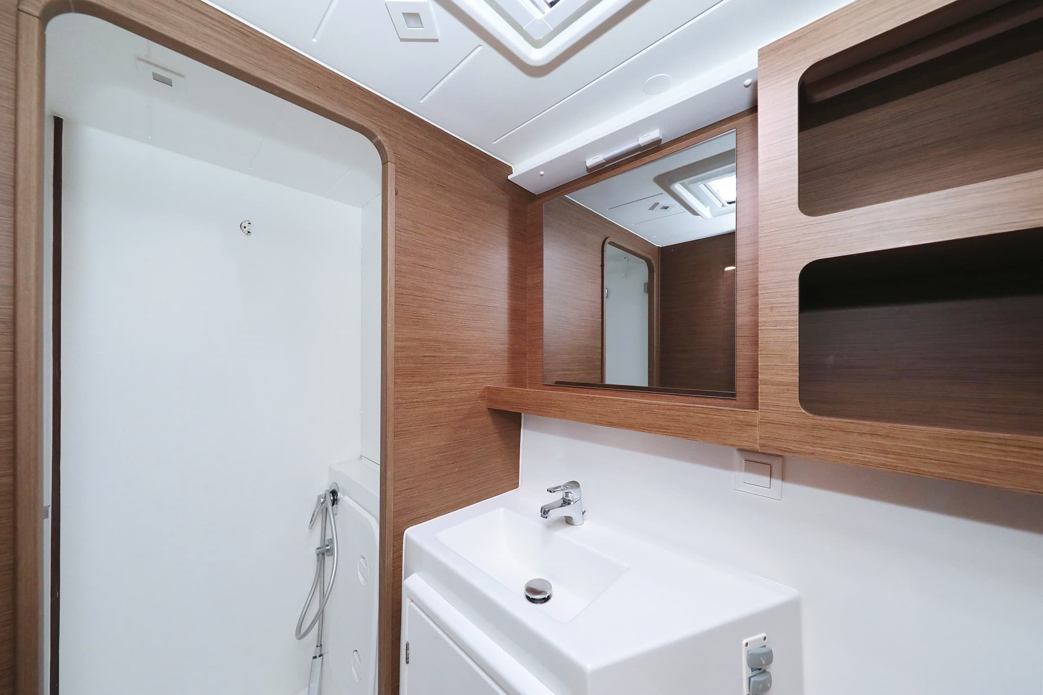 Lagoon 42 - photo 11